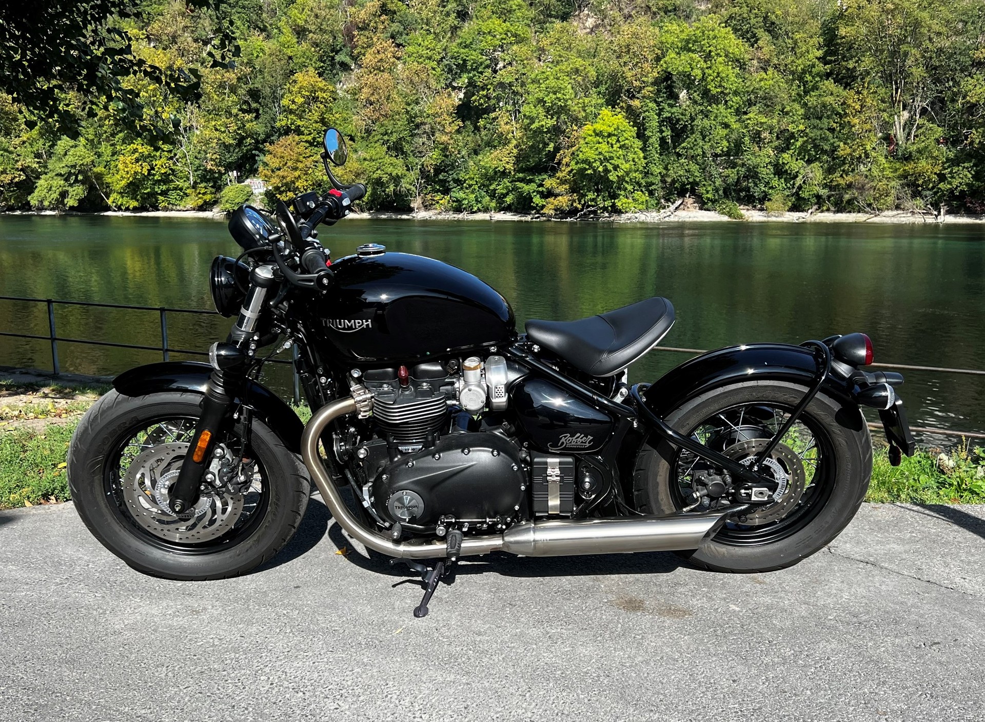 TRIUMPH Bonneville 1200 Bobber-showroom-element-2