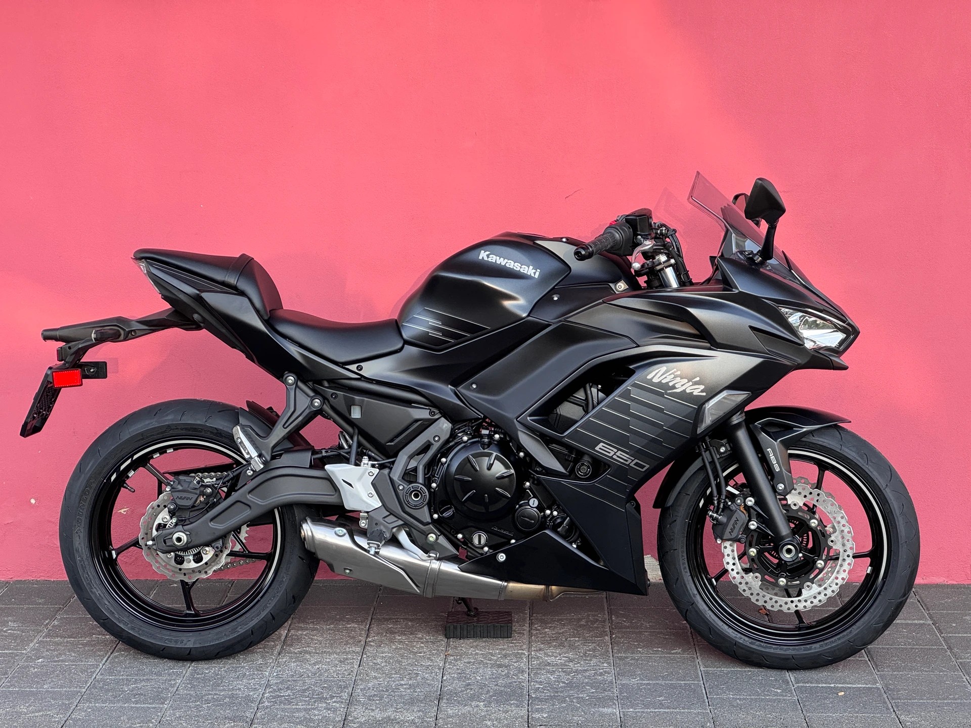 KAWASAKI Ninja 650
