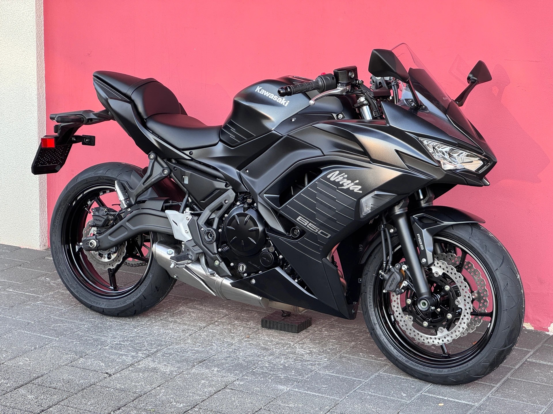KAWASAKI Ninja 650-showroom-element-3