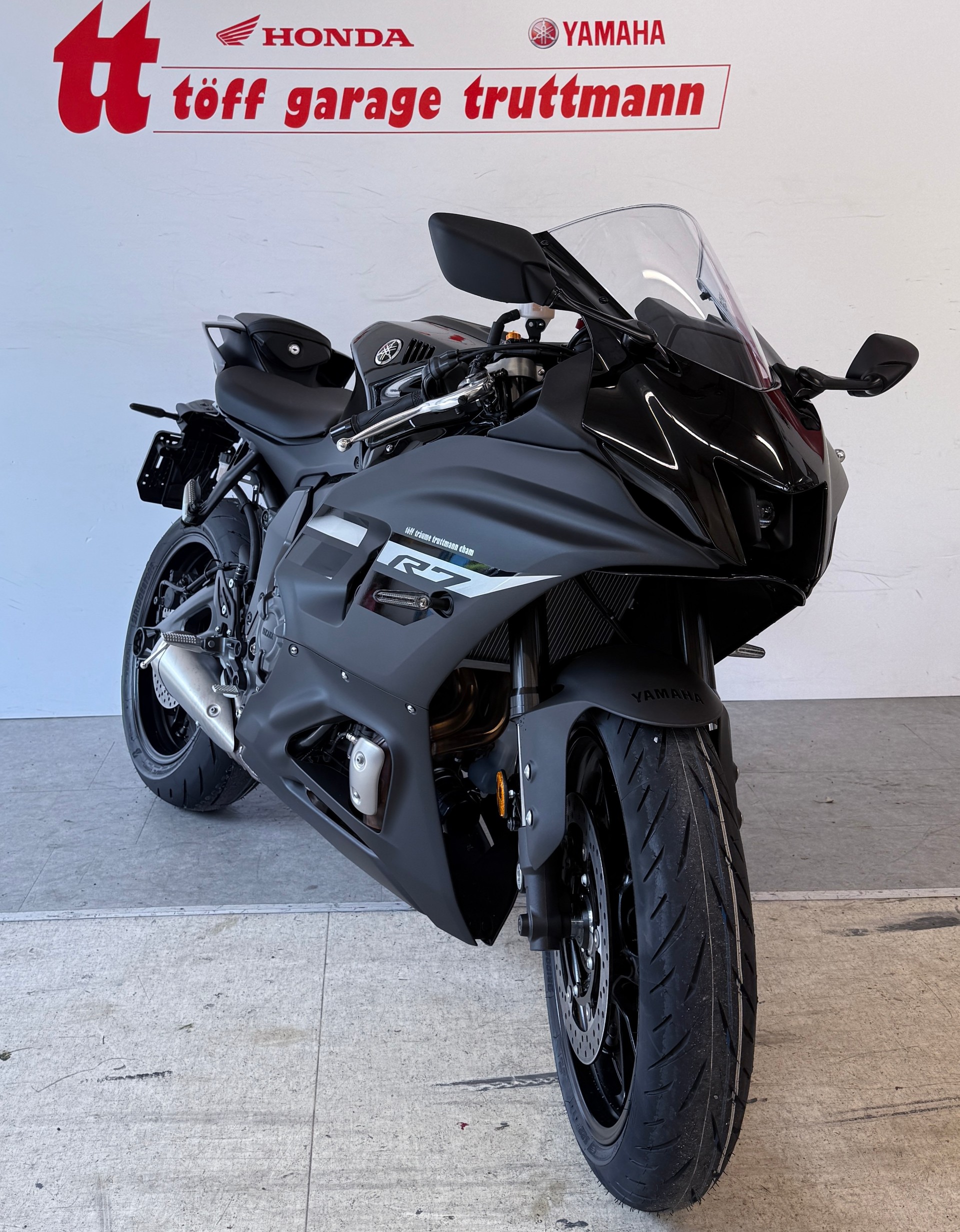 YAMAHA YZF-R7 (35kW)-showroom-element-2