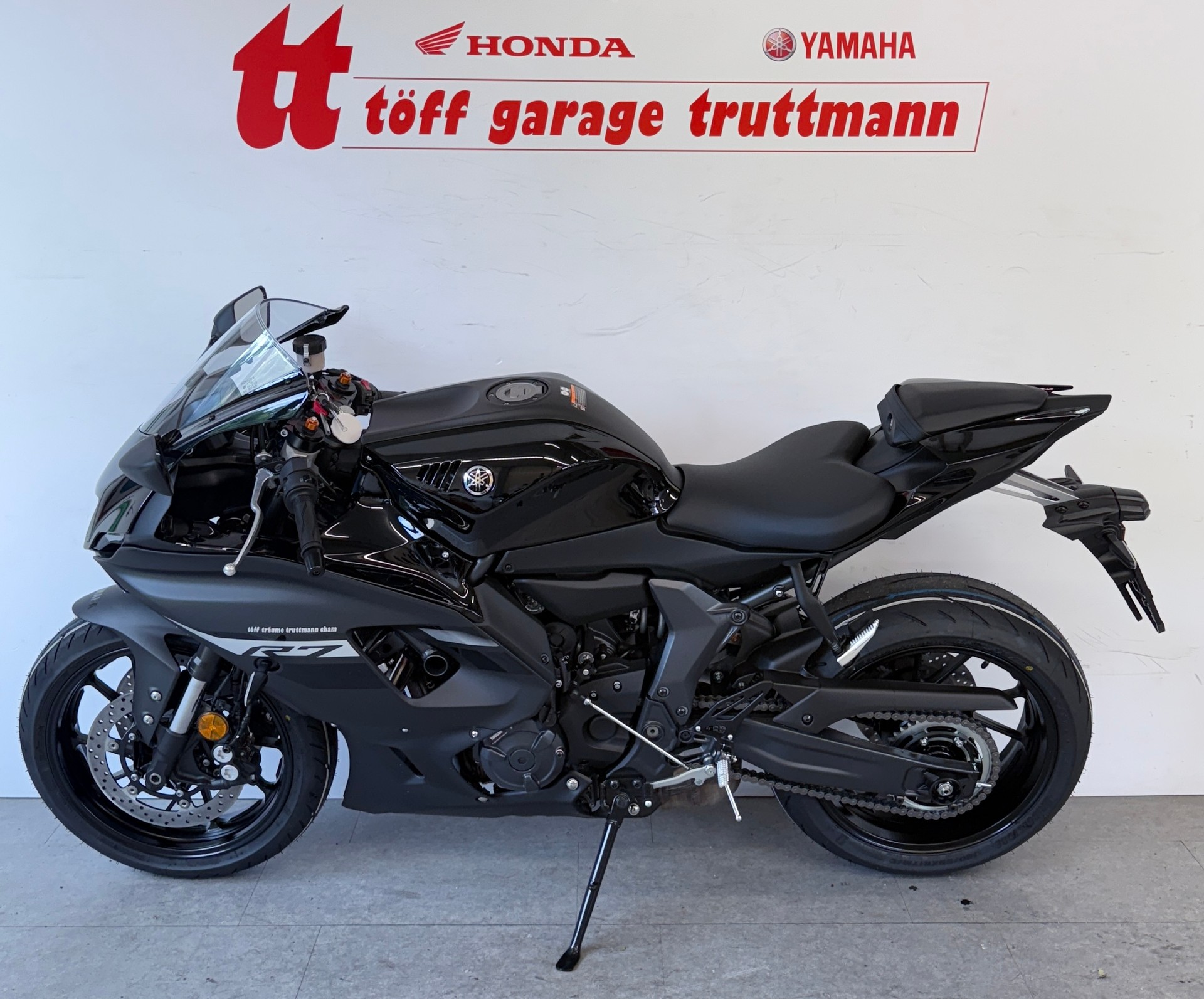 YAMAHA YZF-R7 (35kW)-showroom-element-1