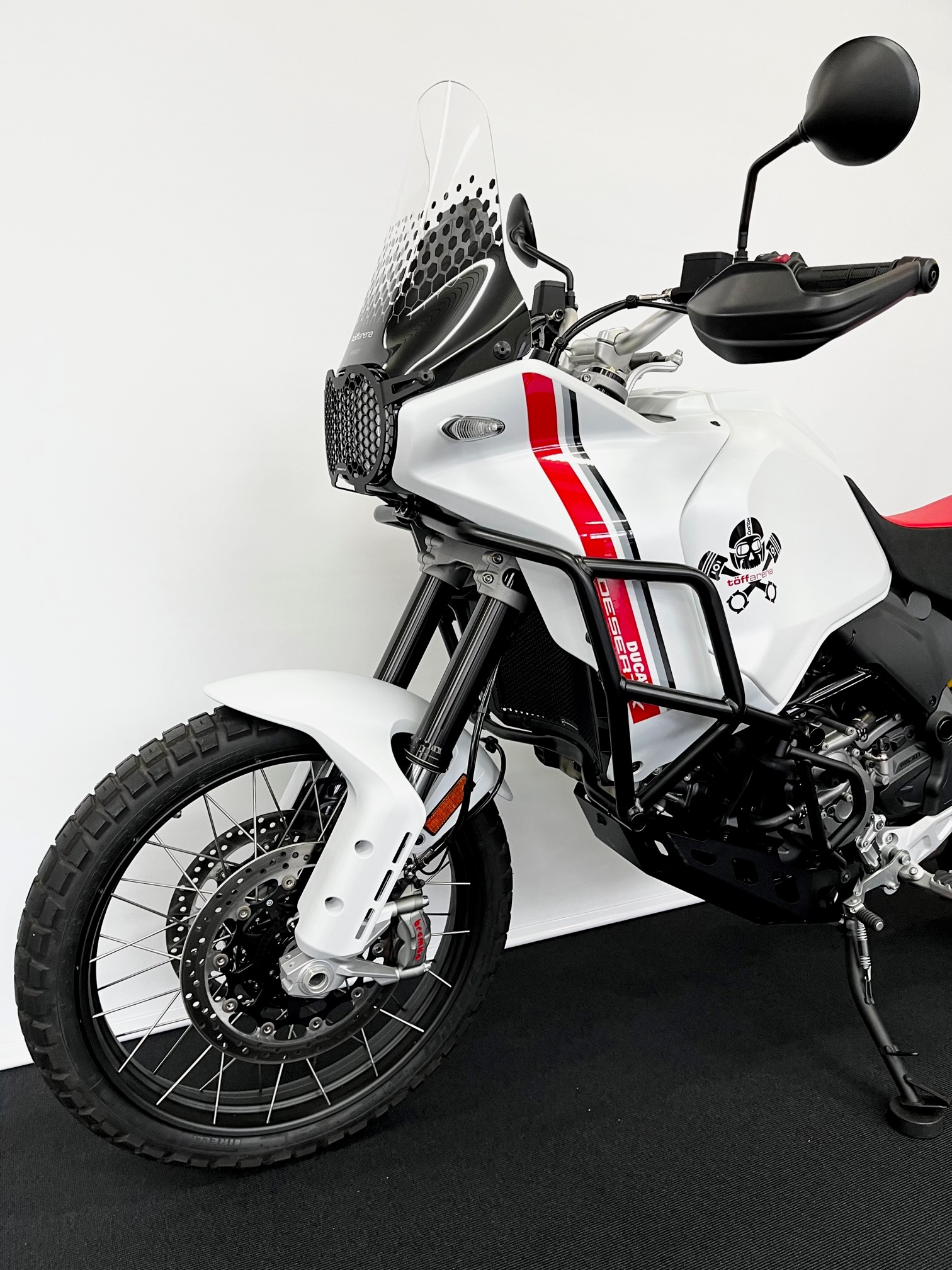 DUCATI Desert X-image-2