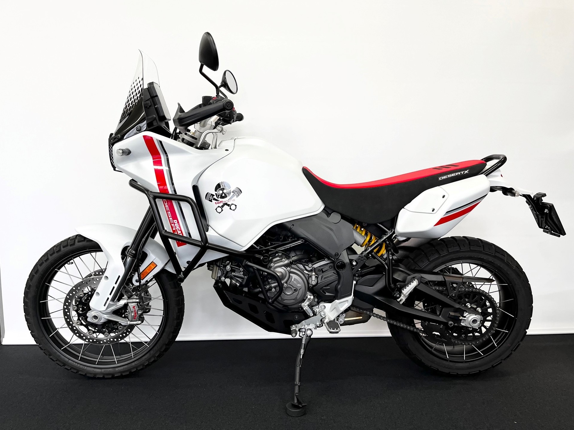 DUCATI Desert X-image-1