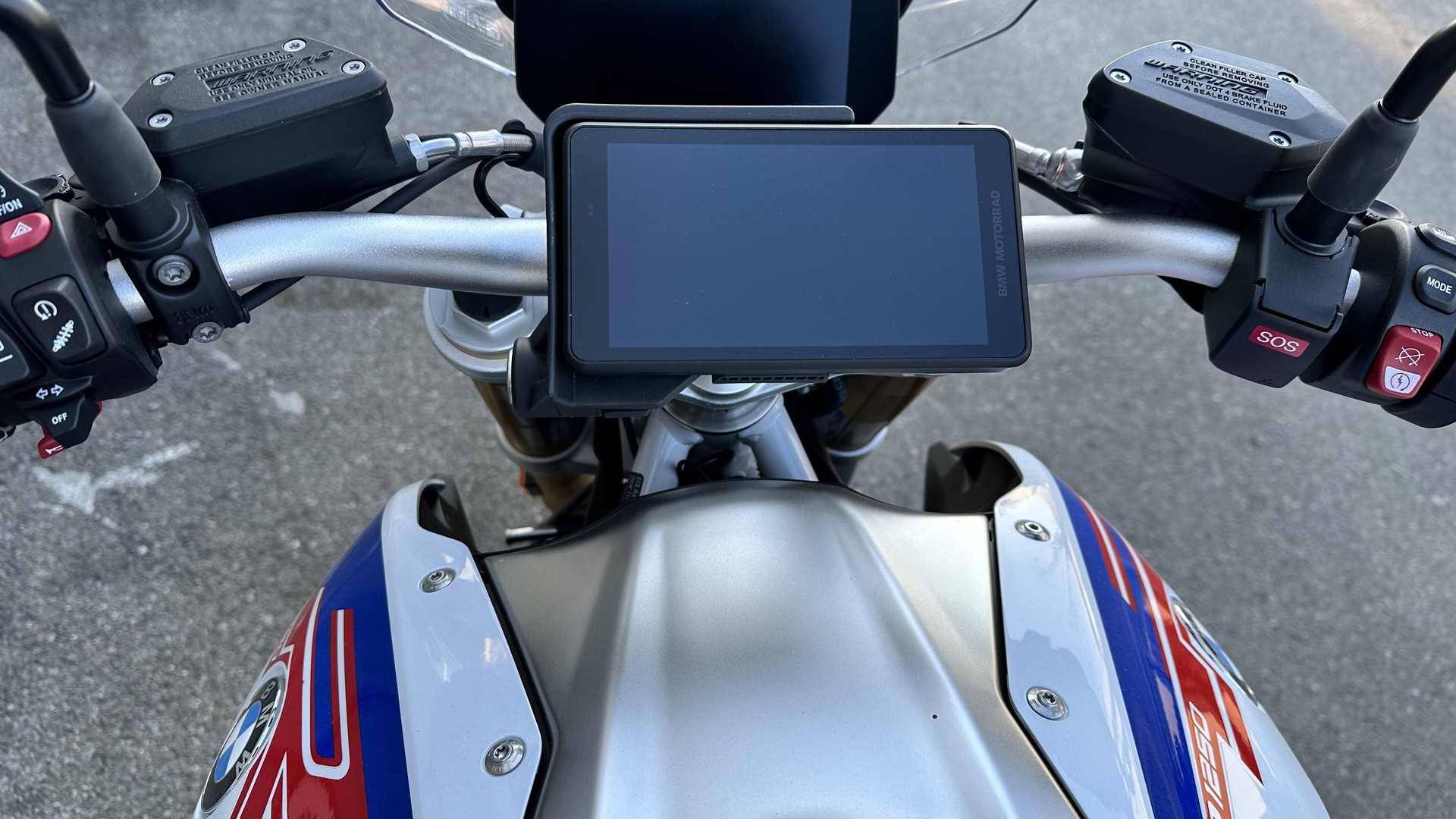 BMW R-showroom-element-3