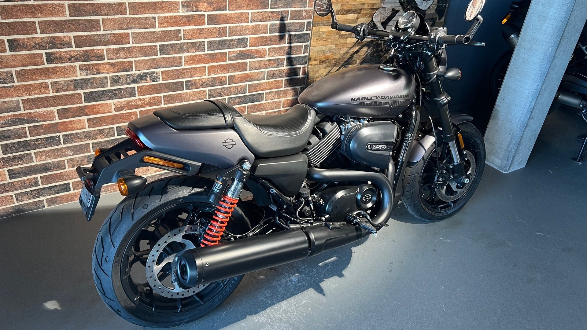 HARLEY-DAVIDSON XG 750 Street Rod-showroom-element-2