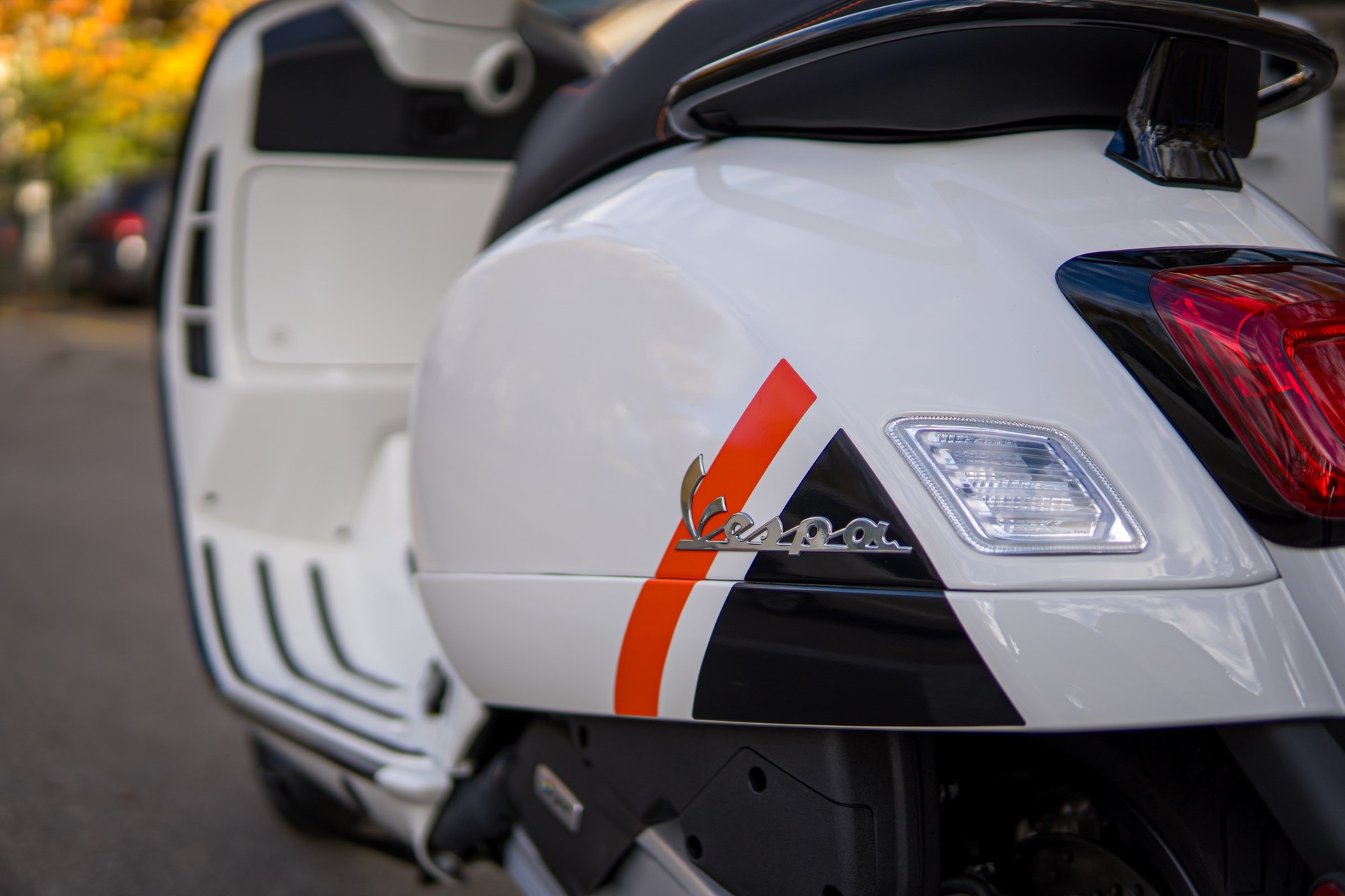 PIAGGIO Vespa GTS 125 Super Sport ABS-image-1