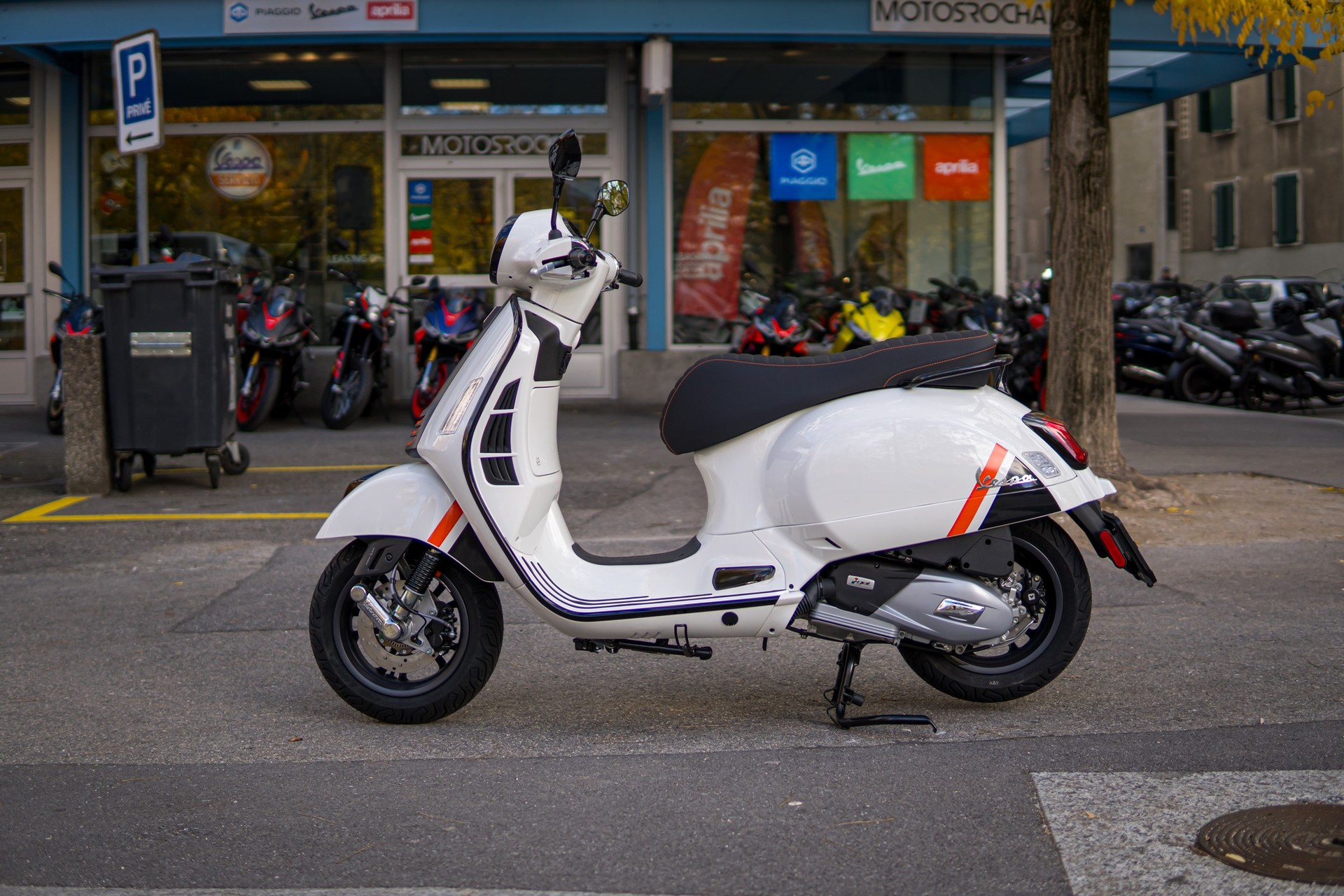 PIAGGIO Vespa GTS 125 Super Sport ABS-image-0