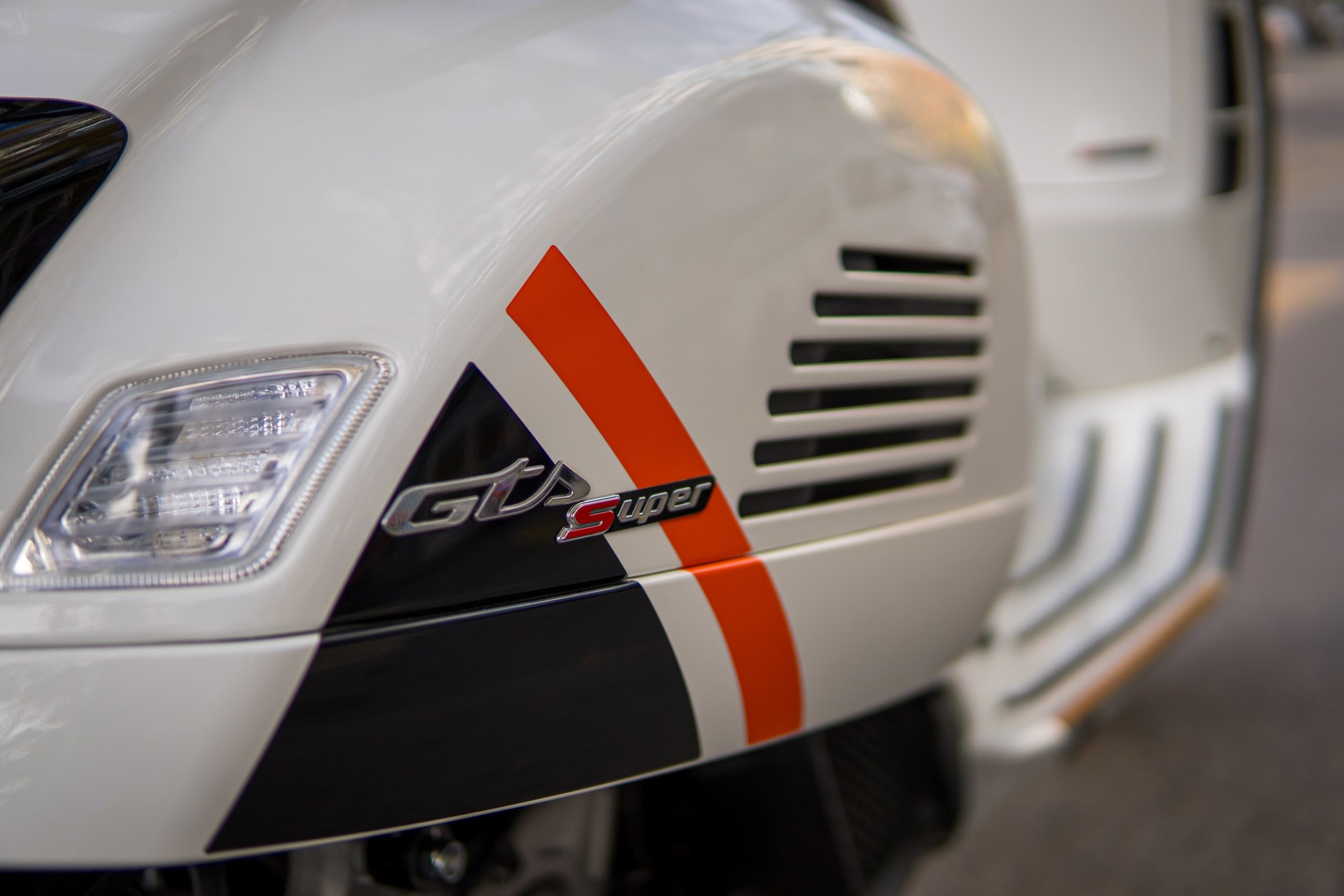 PIAGGIO Vespa GTS 125 Super Sport ABS-image-7