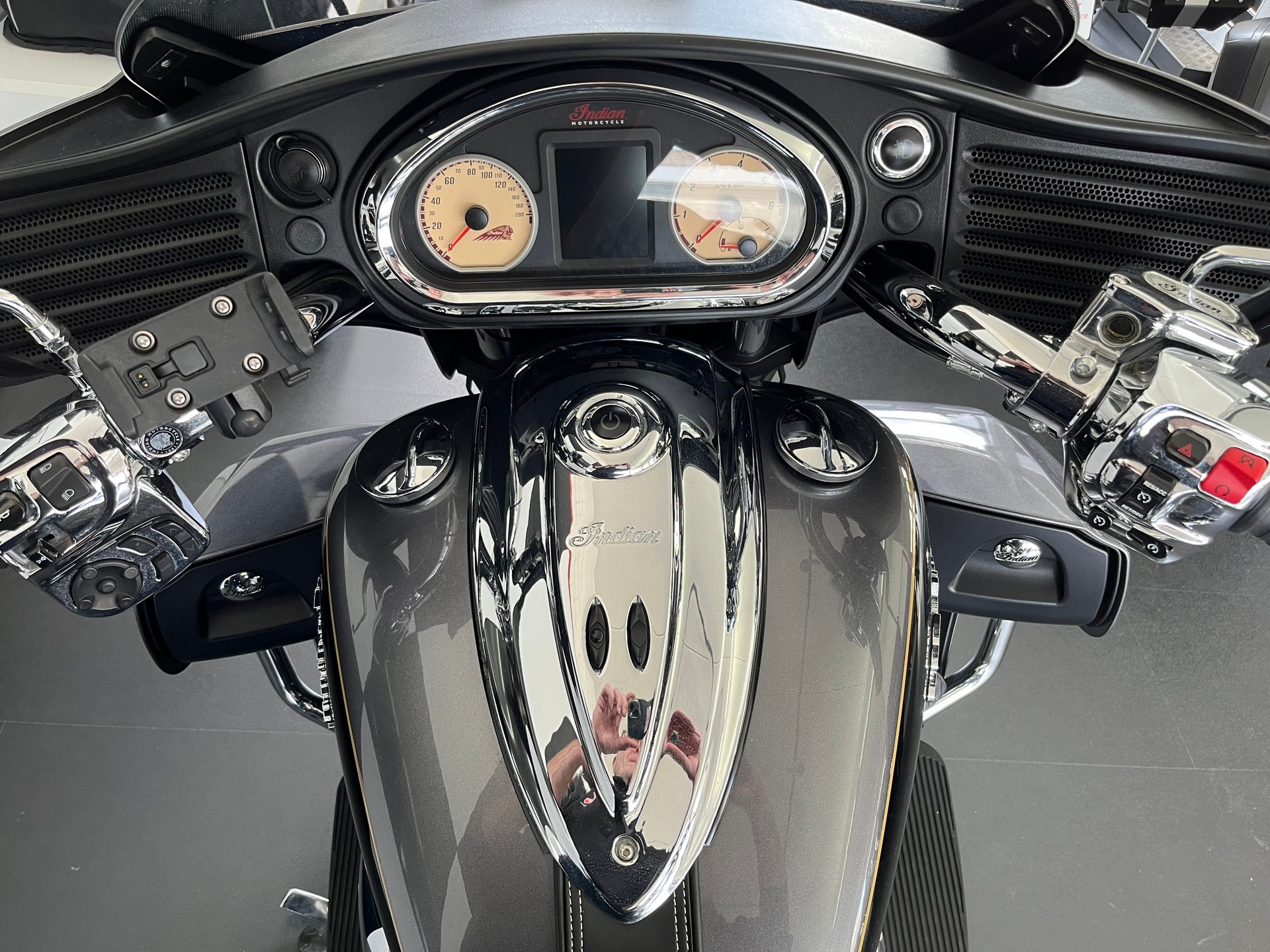 INDIAN Roadmaster-image-6