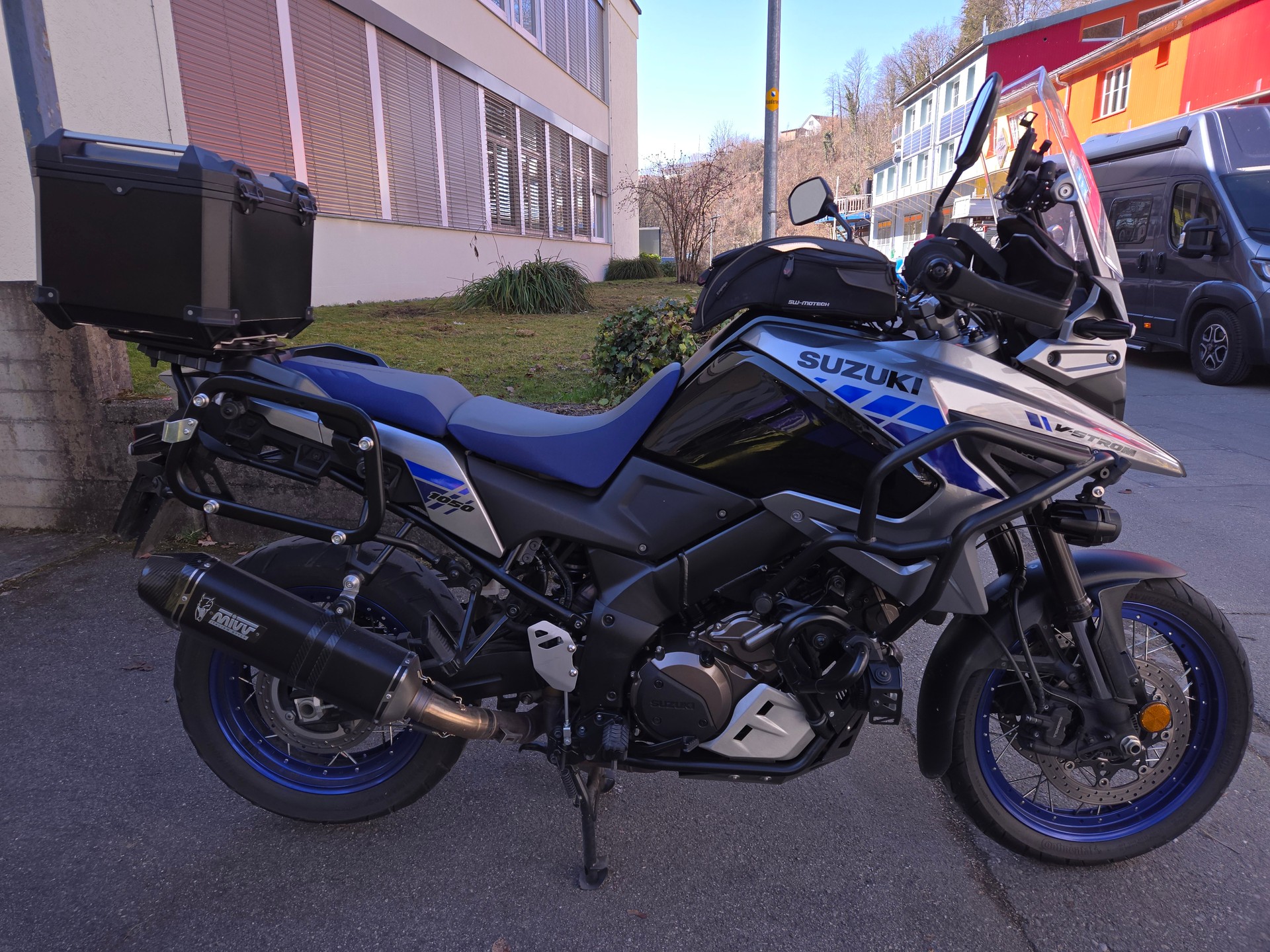 SUZUKI DL 1050  XT ABS-showroom-element-2