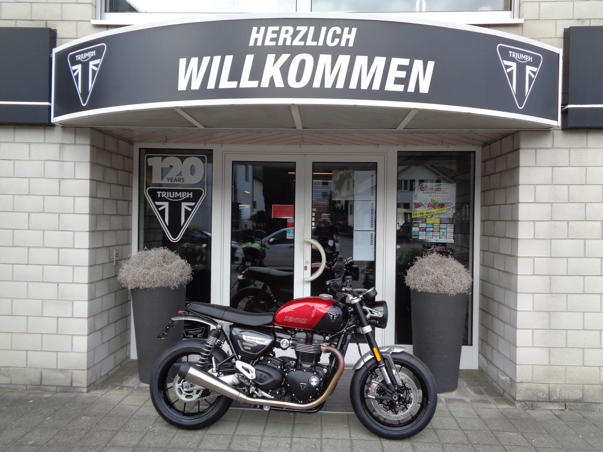 TRIUMPH Speed Twin 1200