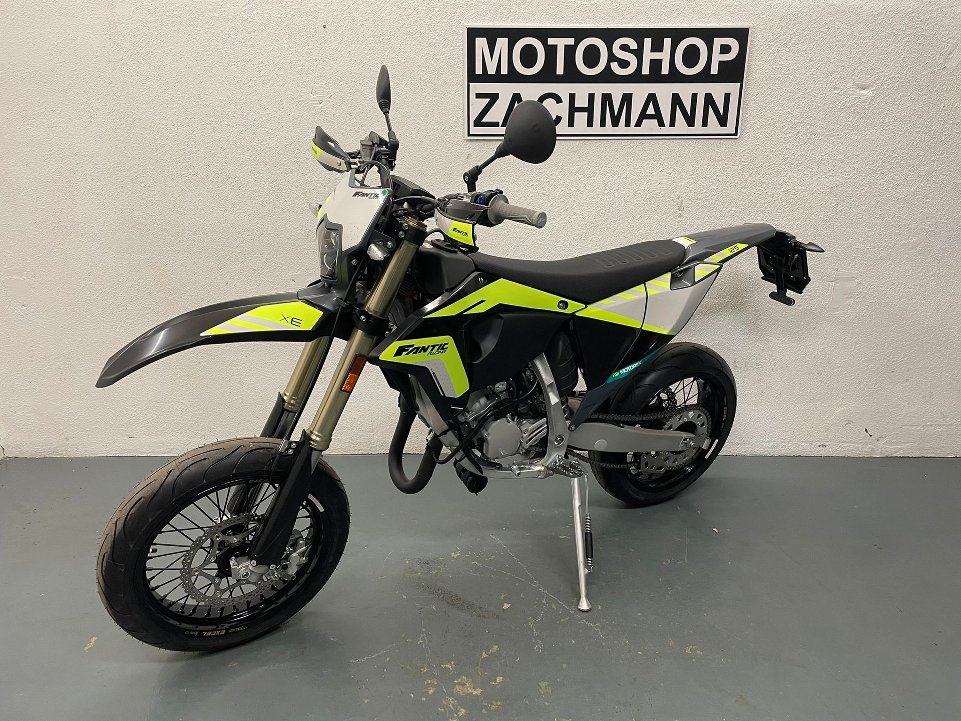 FANTIC XE 125 Competition Supermoto-showroom-element-3