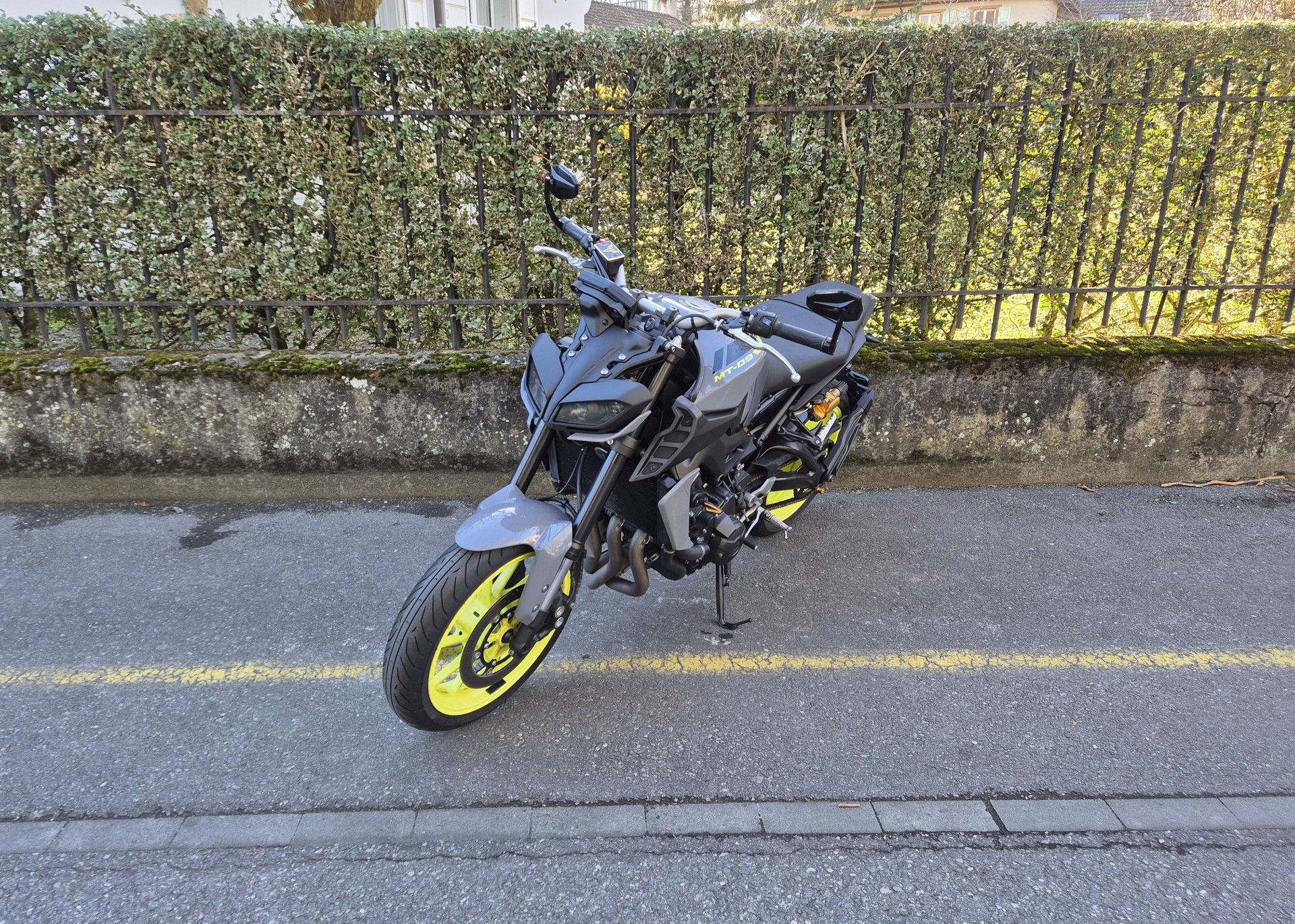 YAMAHA MT-09 ABS (35kW)-showroom-element-3