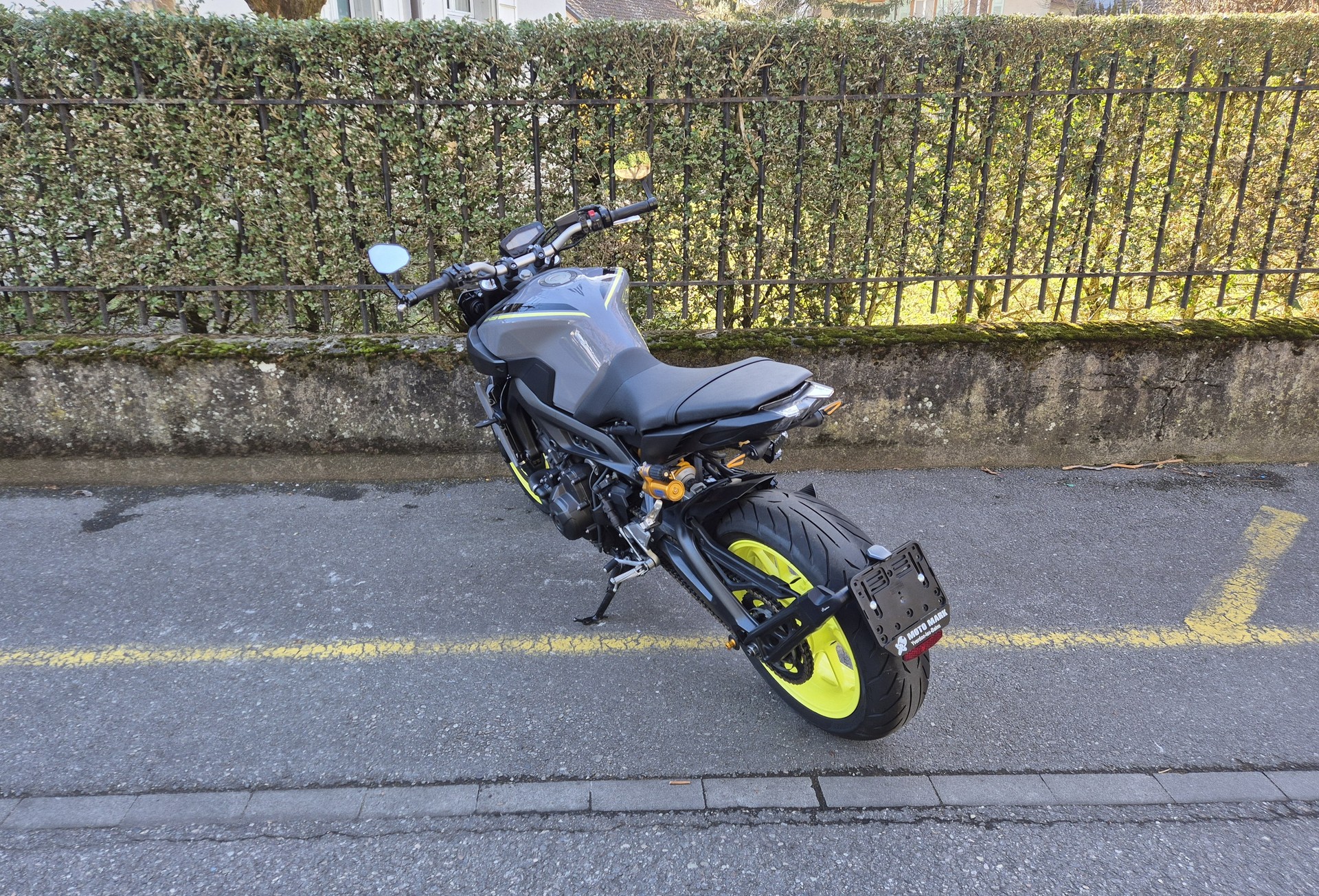 YAMAHA MT-09 ABS (35kW)-showroom-element-1