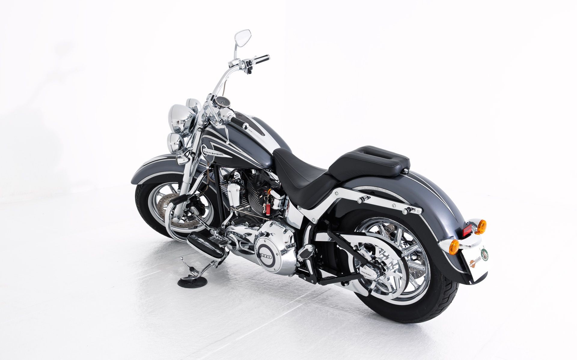 HARLEY-DAVIDSON FLSTNSE Softail Deluxe ABS CVO-showroom-element-3