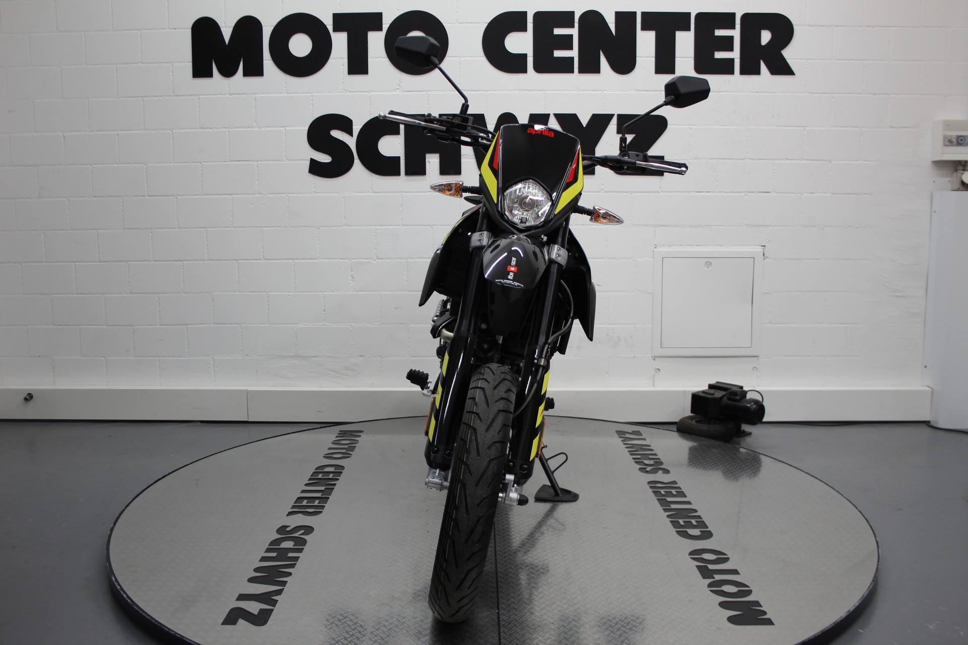 APRILIA SX 125-showroom-element-2