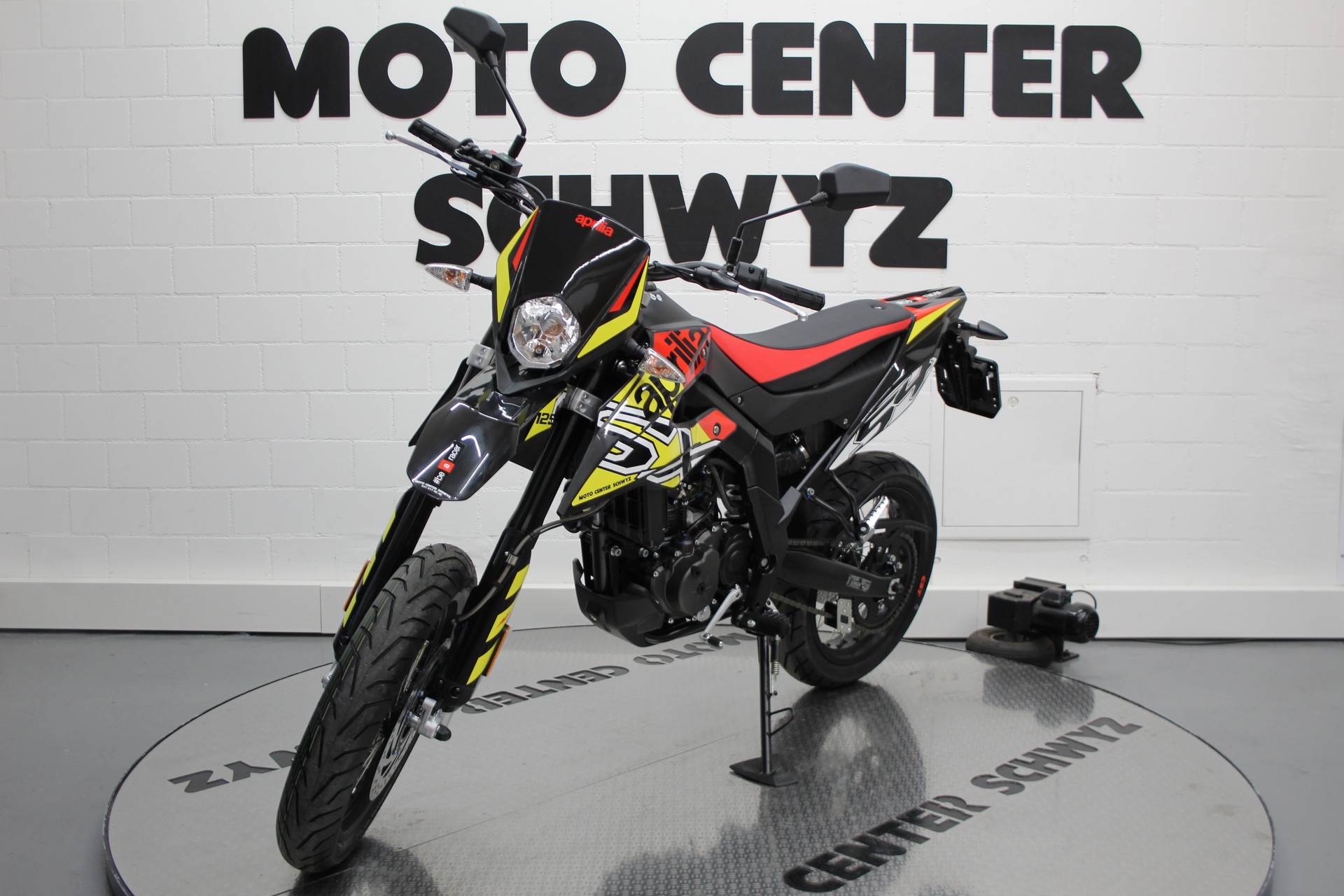 APRILIA SX 125-showroom-element-3