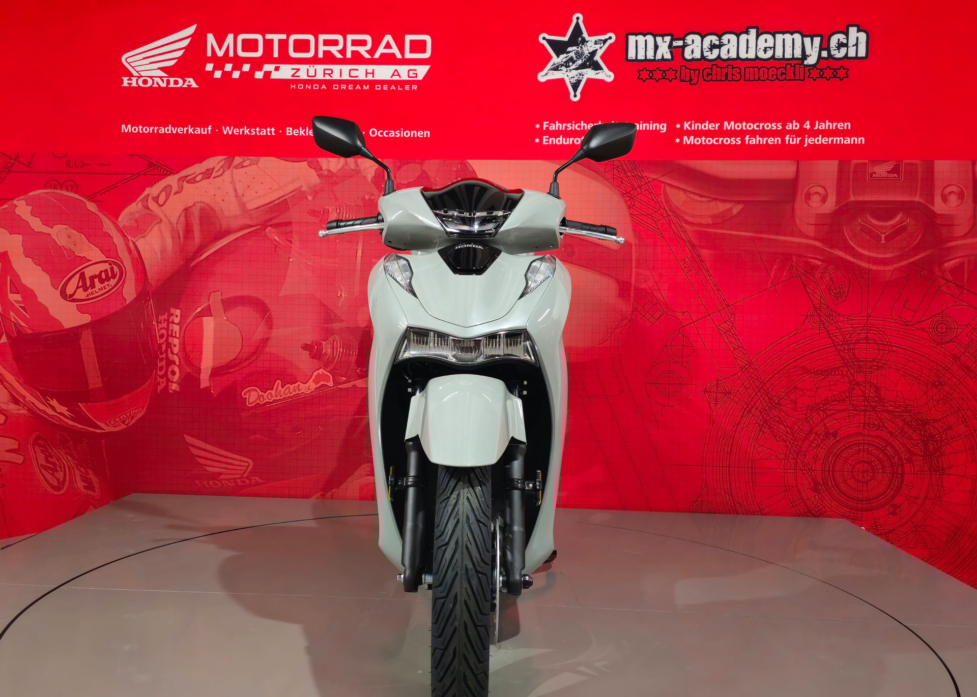 HONDA SH 125 Sporty-showroom-element-3