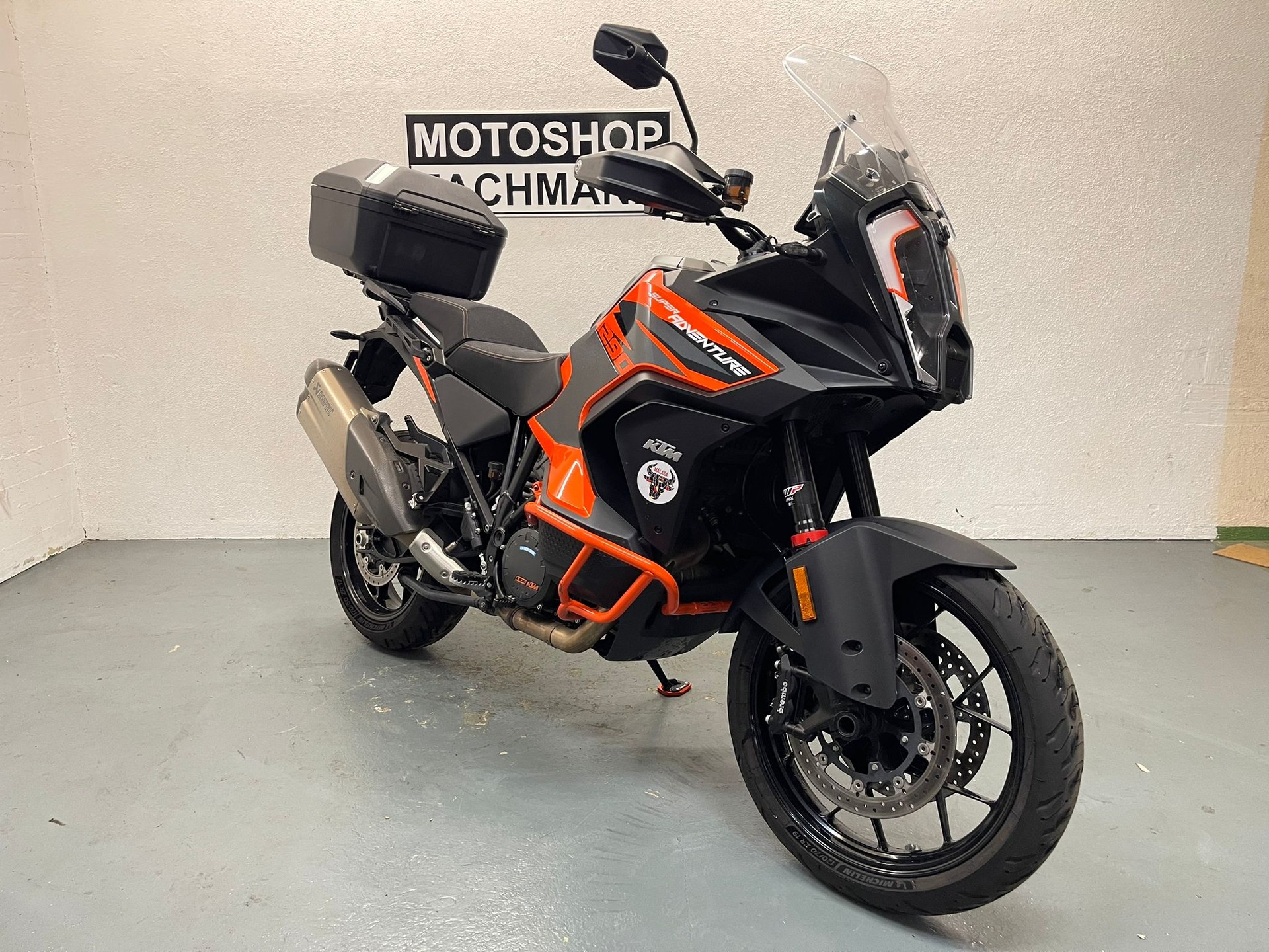 KTM 1290 Super Adventure S-showroom-element-1