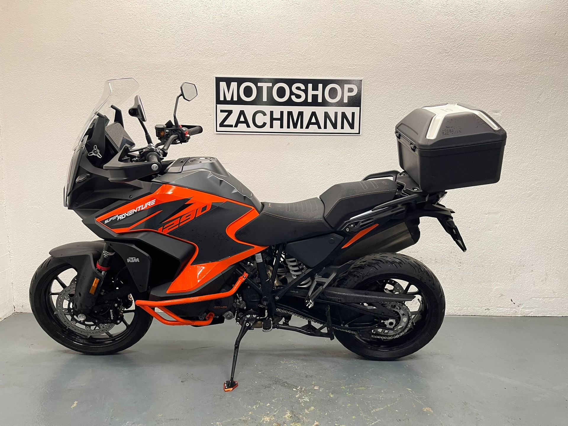 KTM 1290 Super Adventure S-showroom-element-3