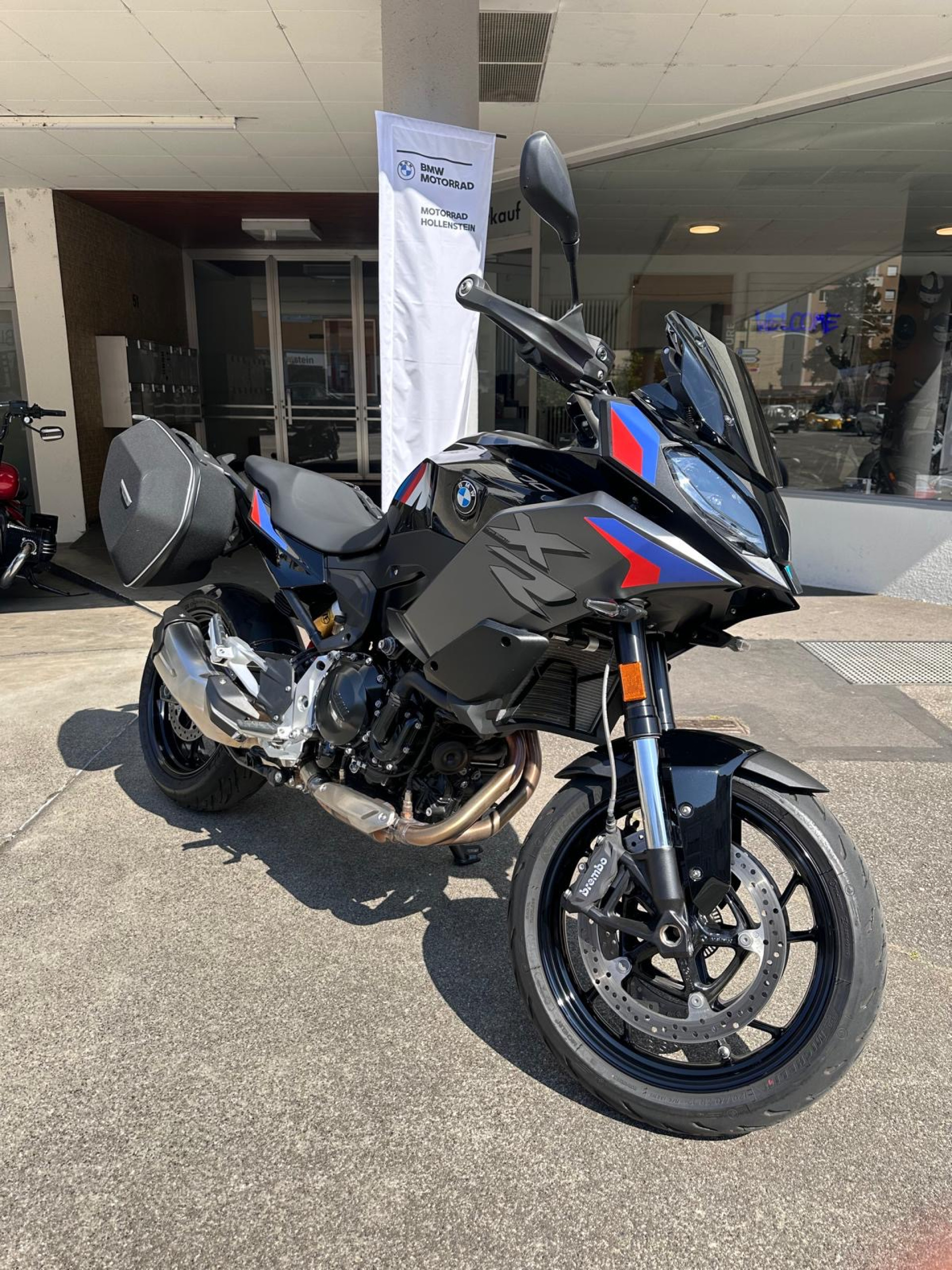 BMW F 900 XR Triple Black-image-3