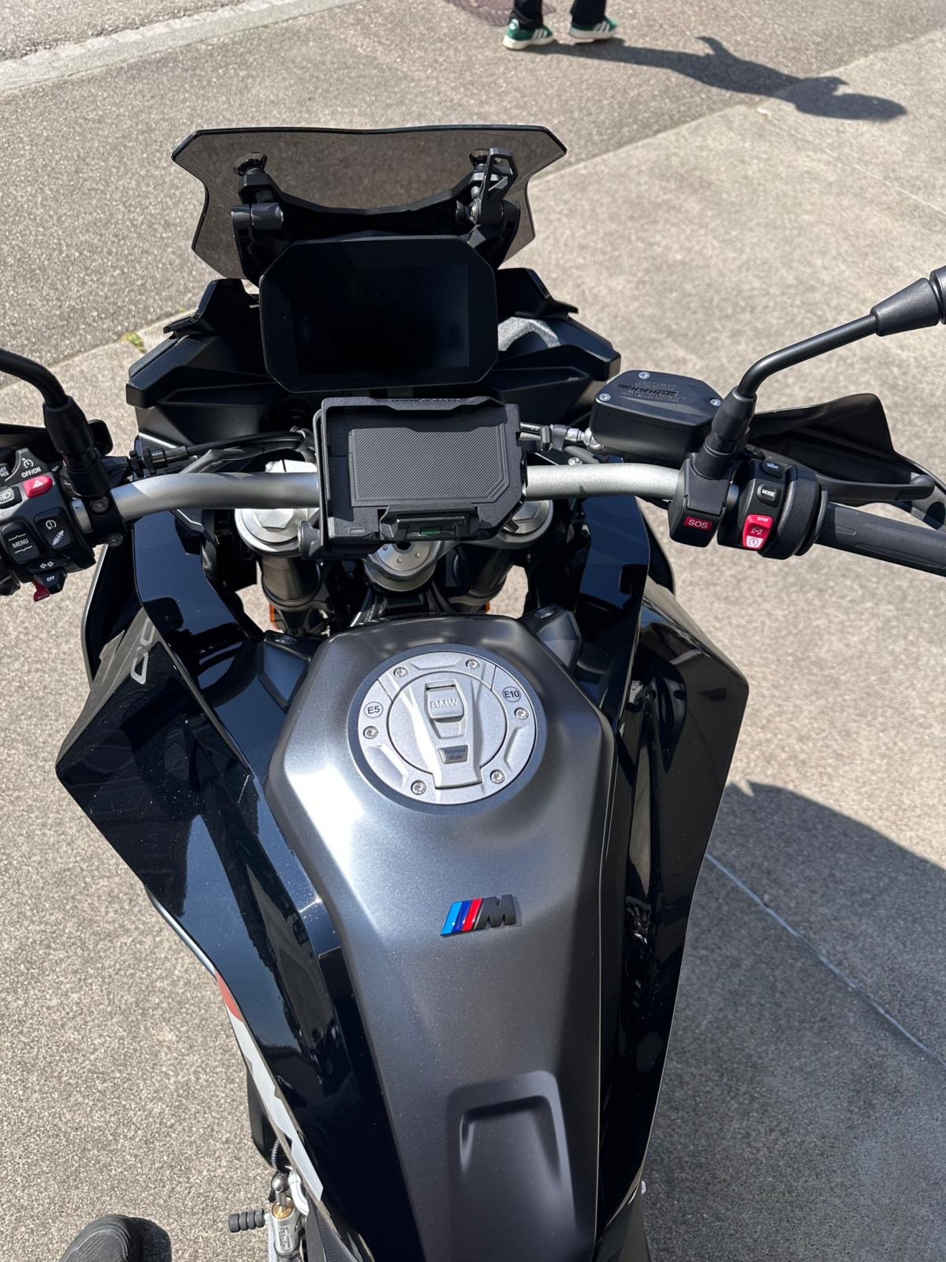BMW F 900 XR Triple Black-image-2
