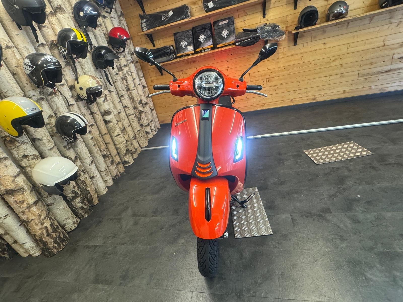 PIAGGIO Vespa GTS 125 Super Sport ABS