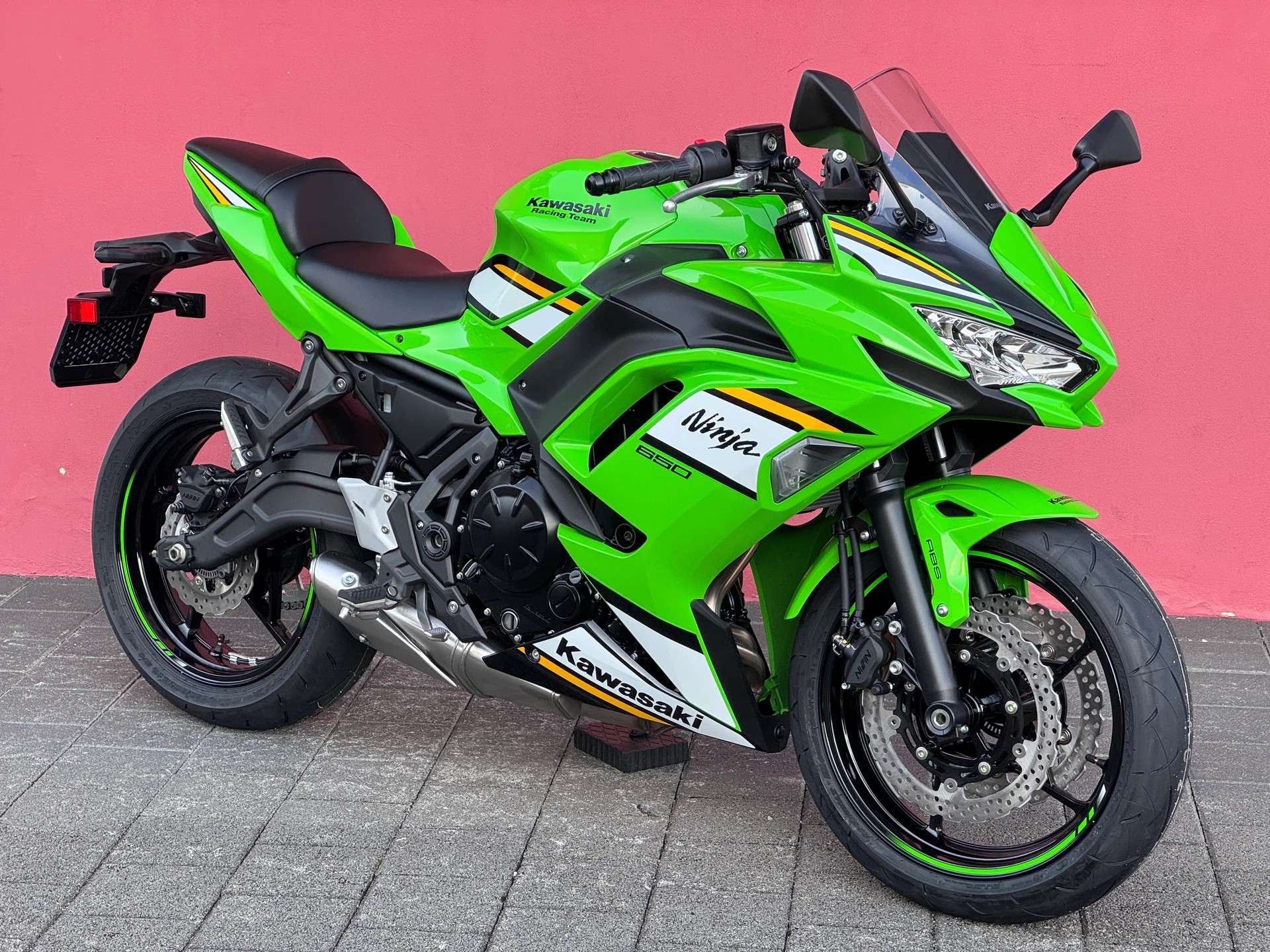 KAWASAKI Ninja 650-showroom-element-1
