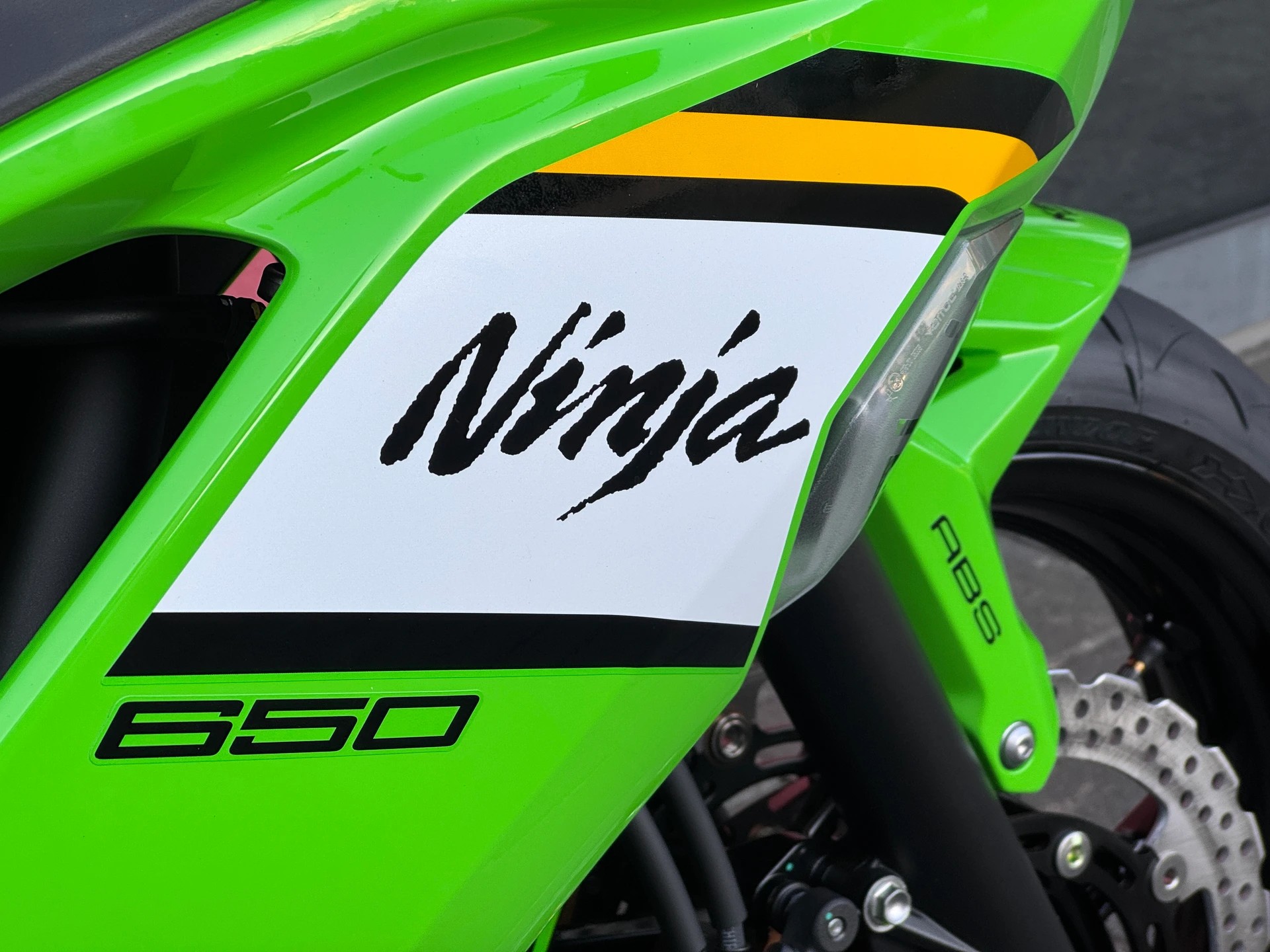 KAWASAKI Ninja 650-showroom-element-3
