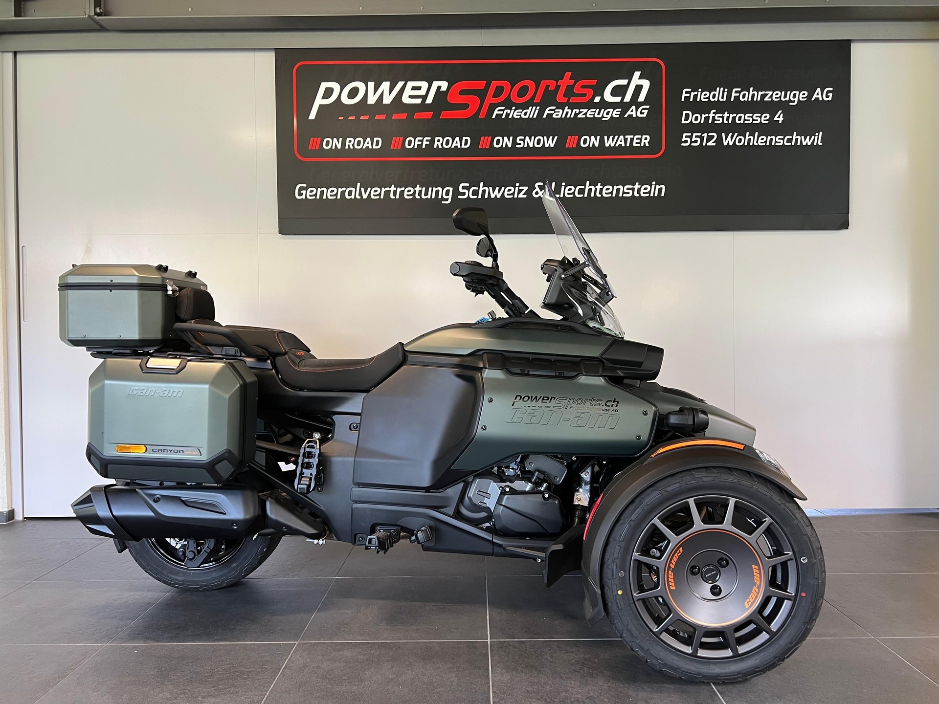 CAN-AM Canyon Redrock-showroom-element-3