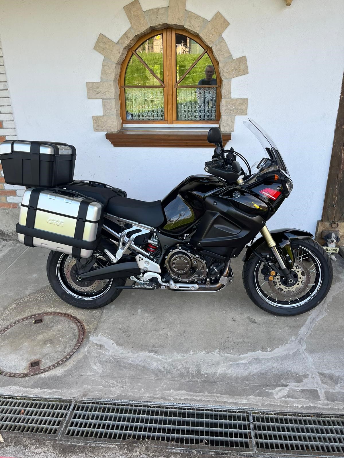 YAMAHA XT 1200 Z Super Ténéré-image-0