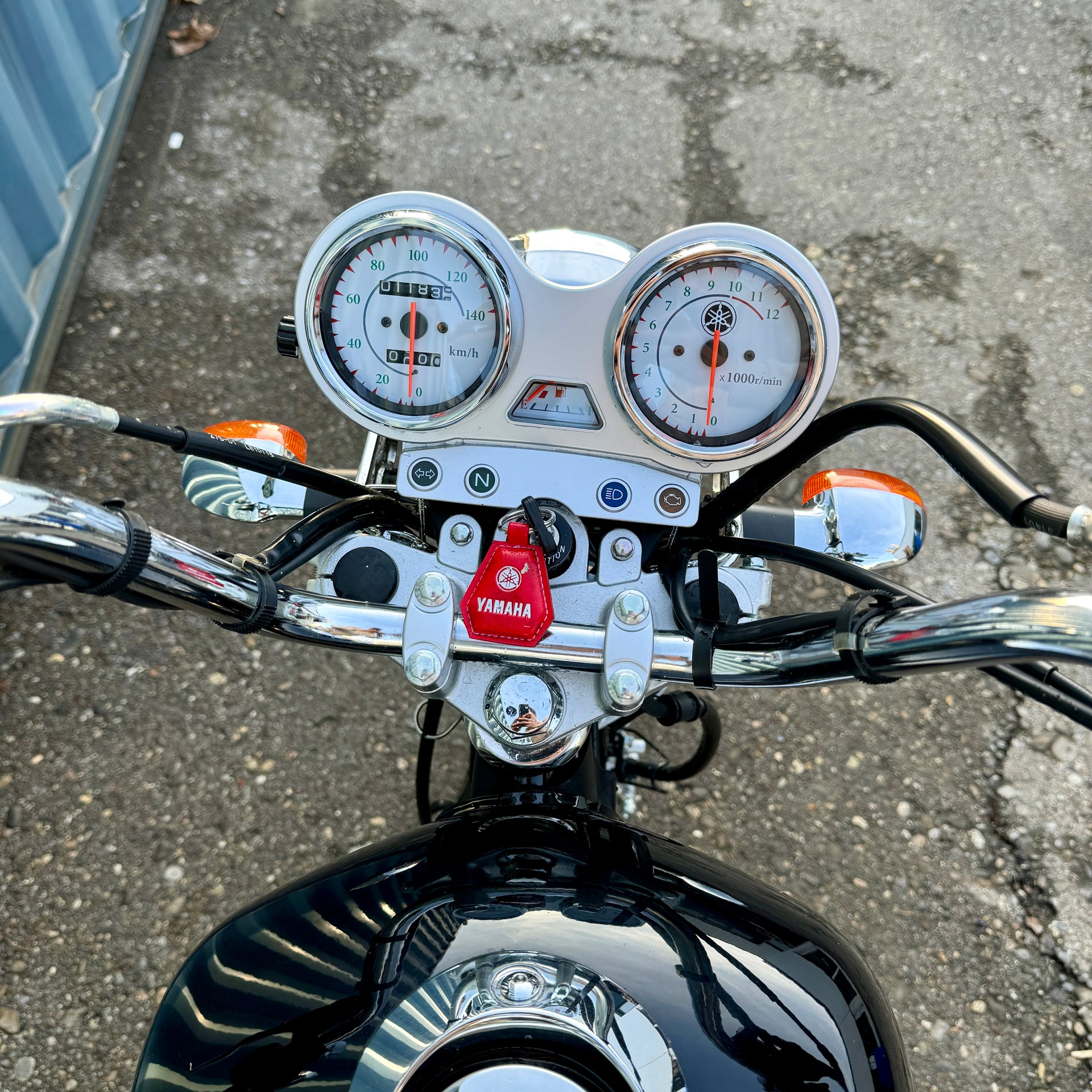 YAMAHA YS 125-showroom-element-2