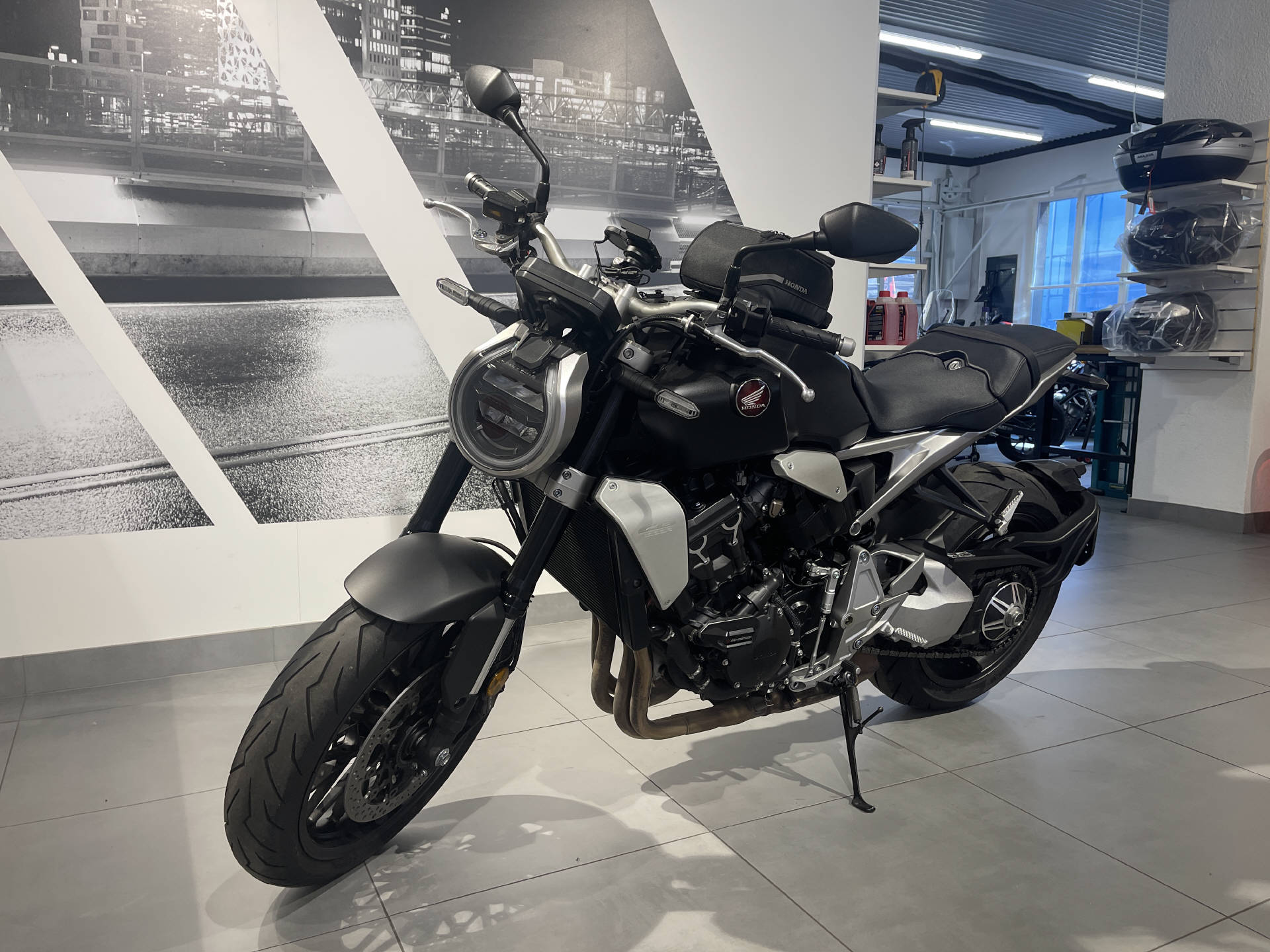 HONDA CB 1000 R ABS-showroom-element-2