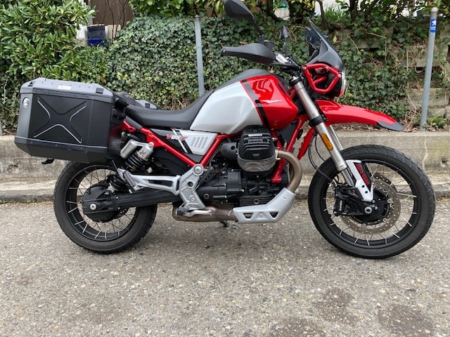 MOTO GUZZI V85 TT Premium Graphics 2-Tone-image-3