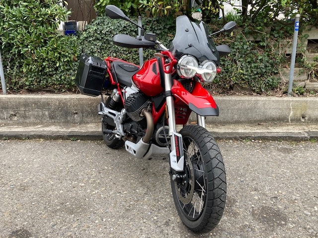 MOTO GUZZI V85 TT Premium Graphics 2-Tone-image-2