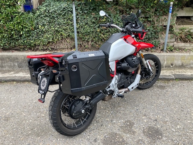 MOTO GUZZI V85 TT Premium Graphics 2-Tone-image-4