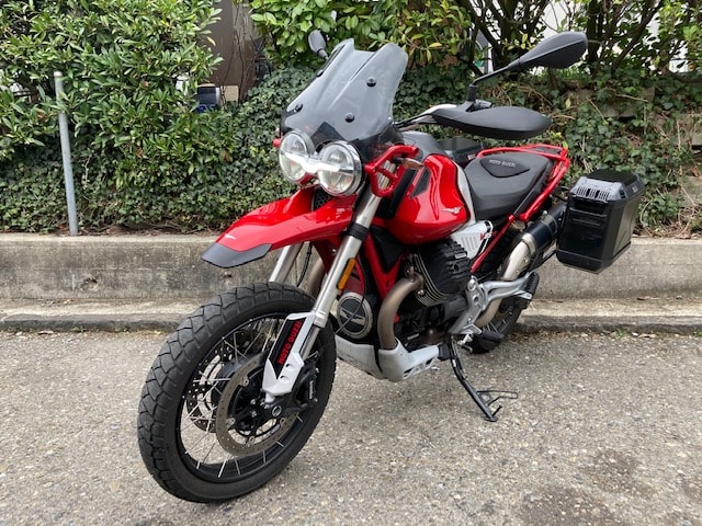 MOTO GUZZI V85 TT Premium Graphics 2-Tone-image-1
