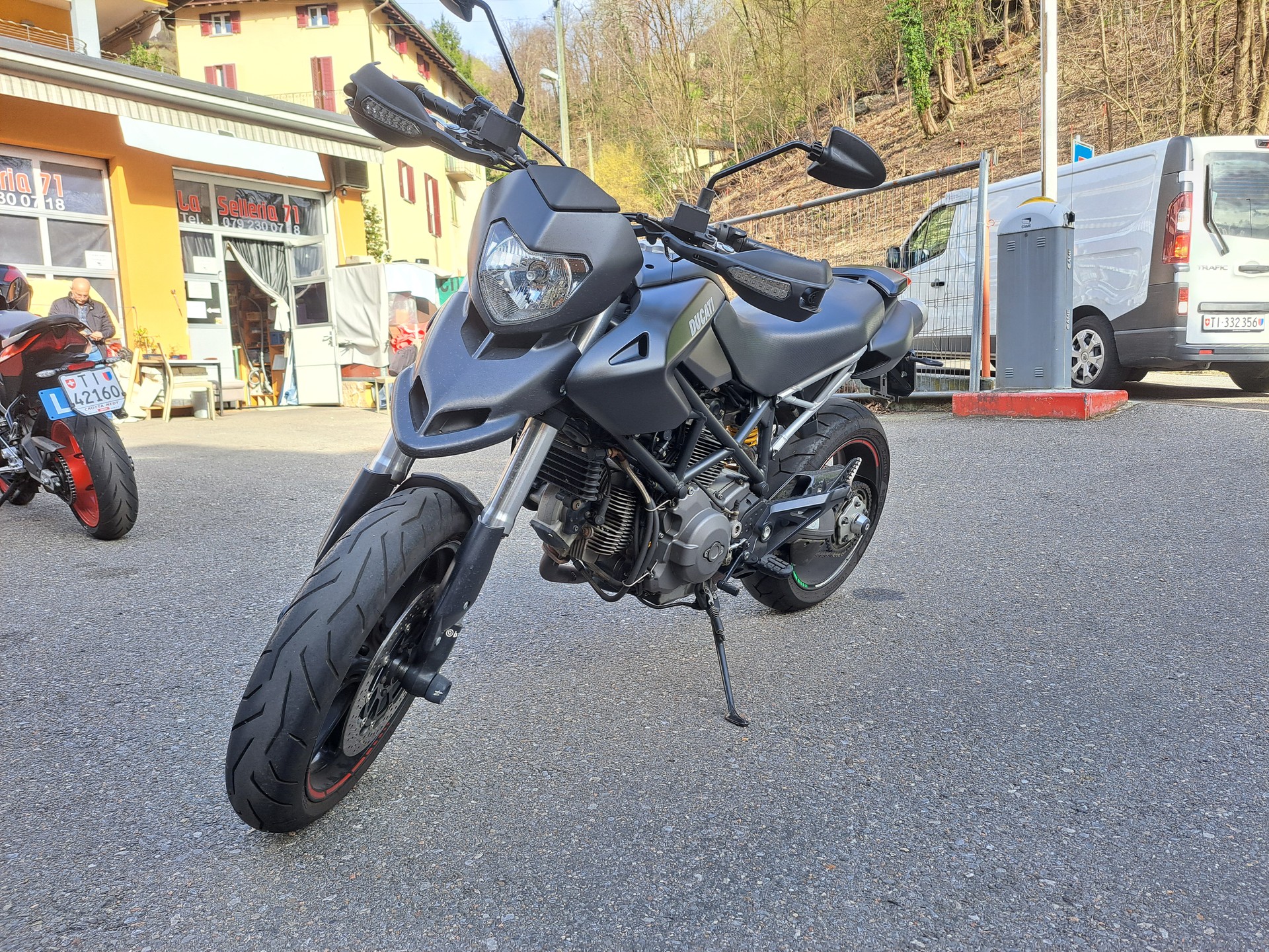 DUCATI Hypermotard 796 (25kW)