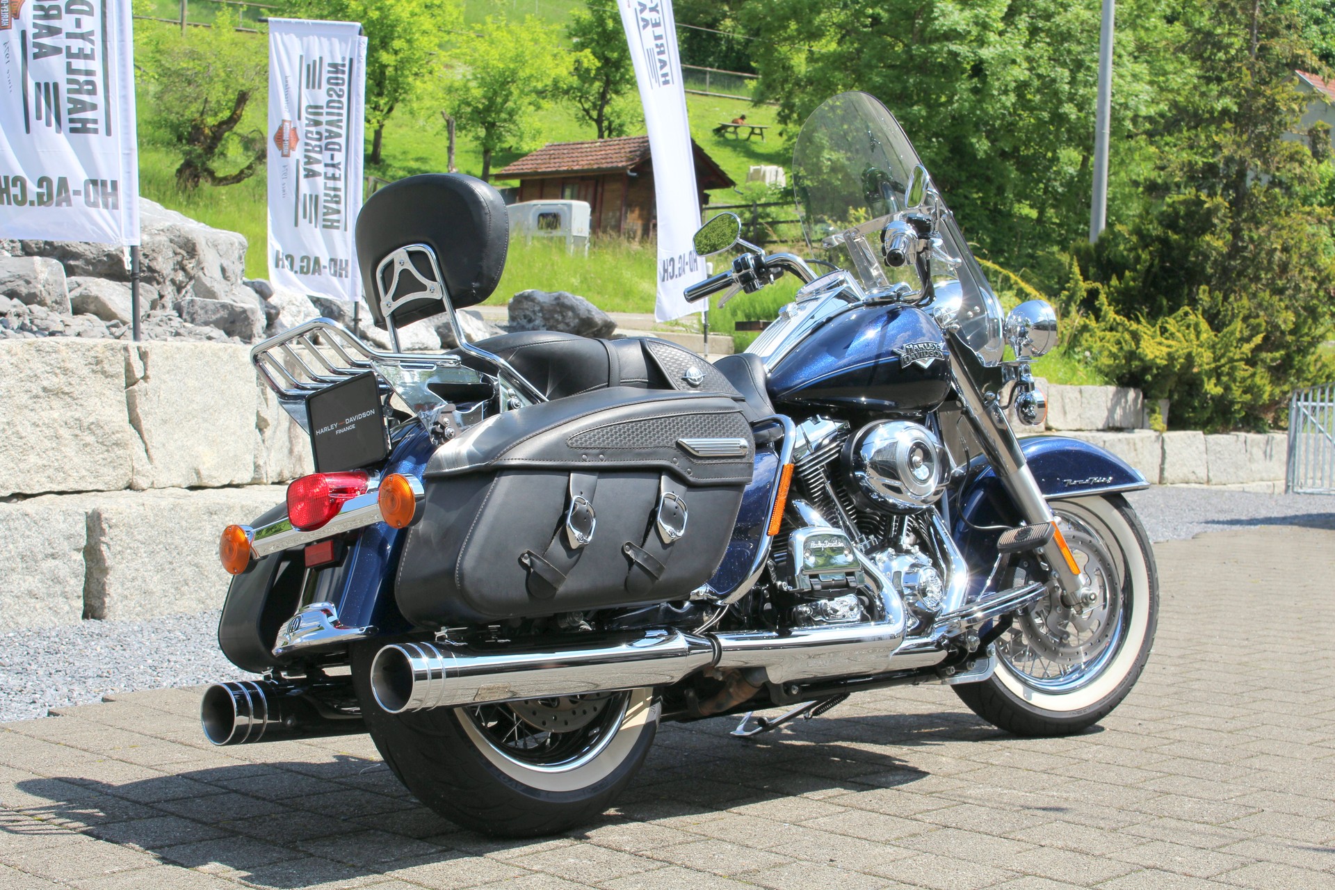 HARLEY-DAVIDSON FLHRC Road King Classic-showroom-element-2