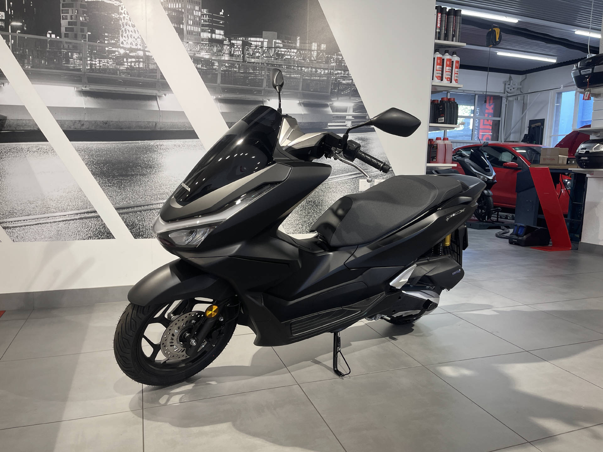 HONDA PCX 125 DX ABS-showroom-element-1