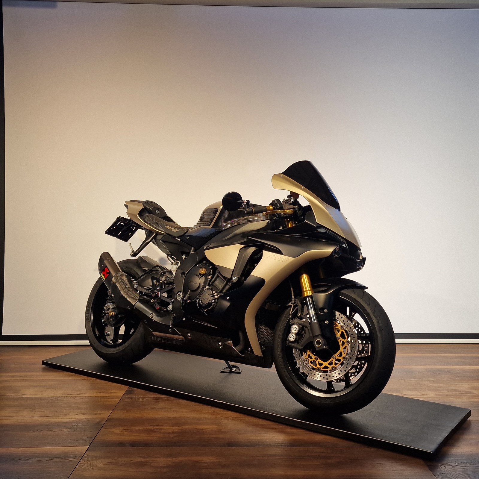 YAMAHA YZF-R1 ABS