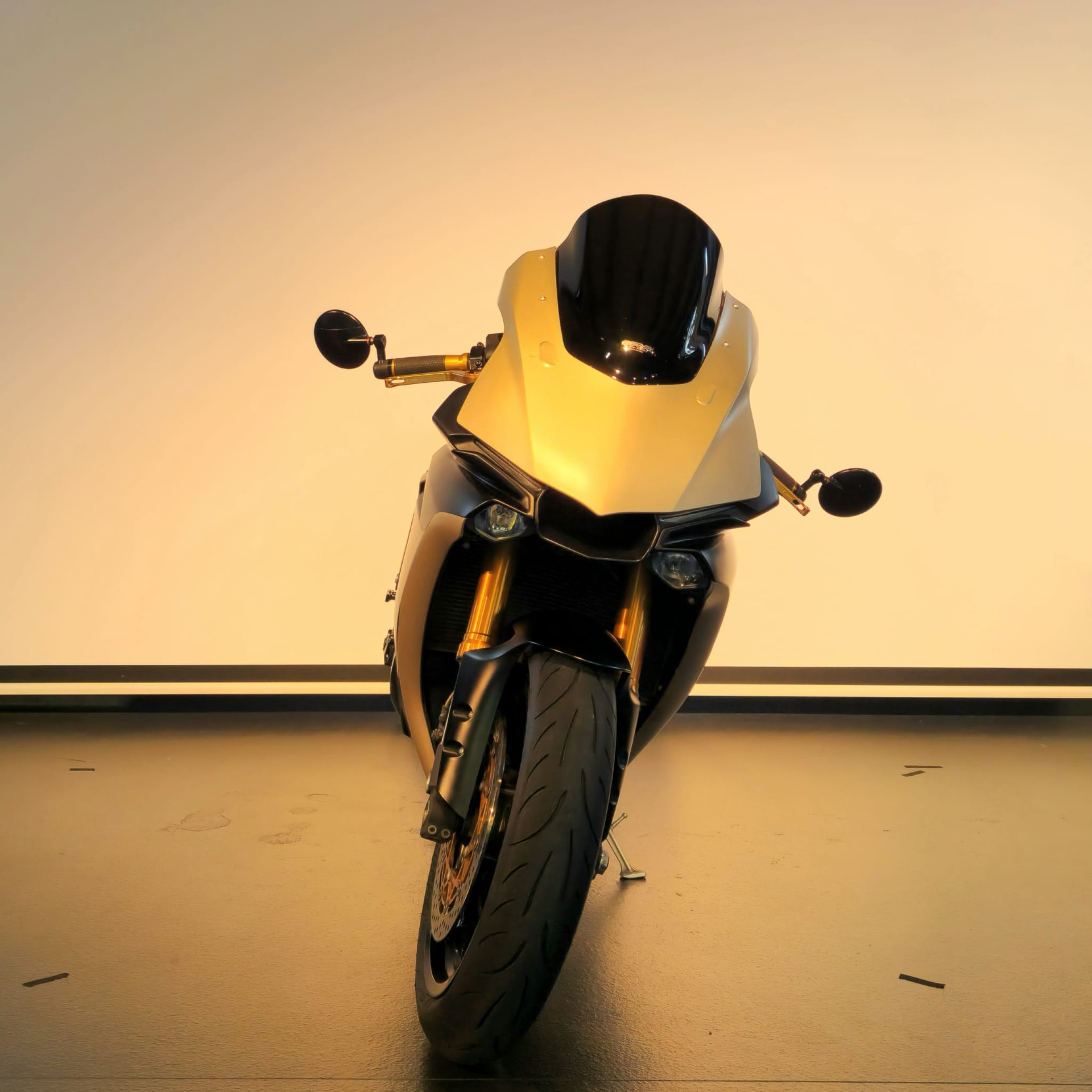 YAMAHA YZF-R1 ABS-showroom-element-3