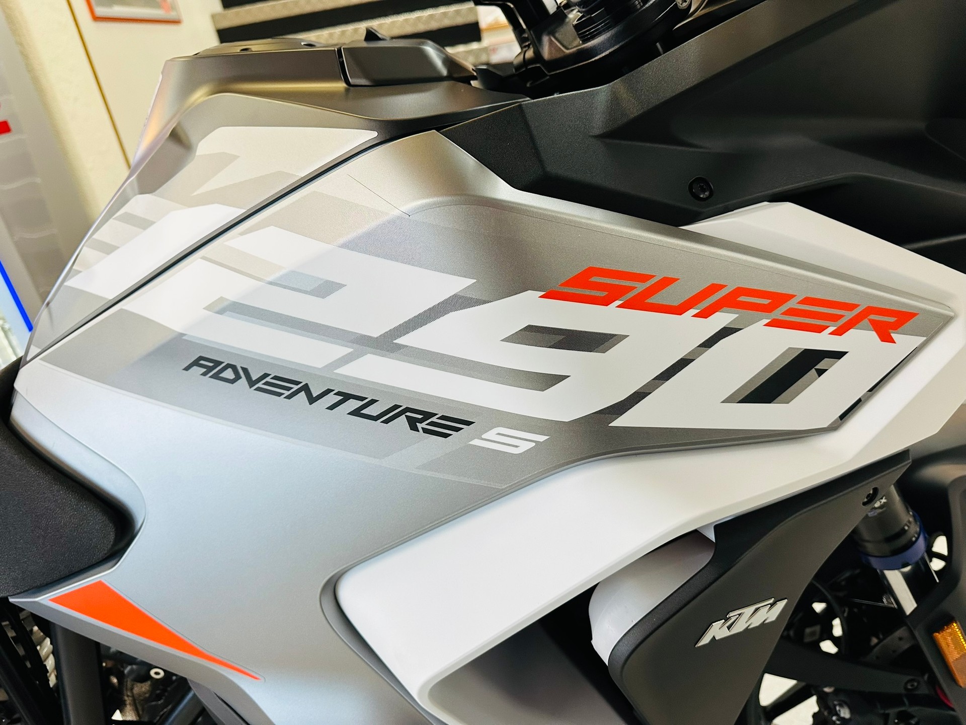 KTM 1290 Super Adventure S-showroom-element-3