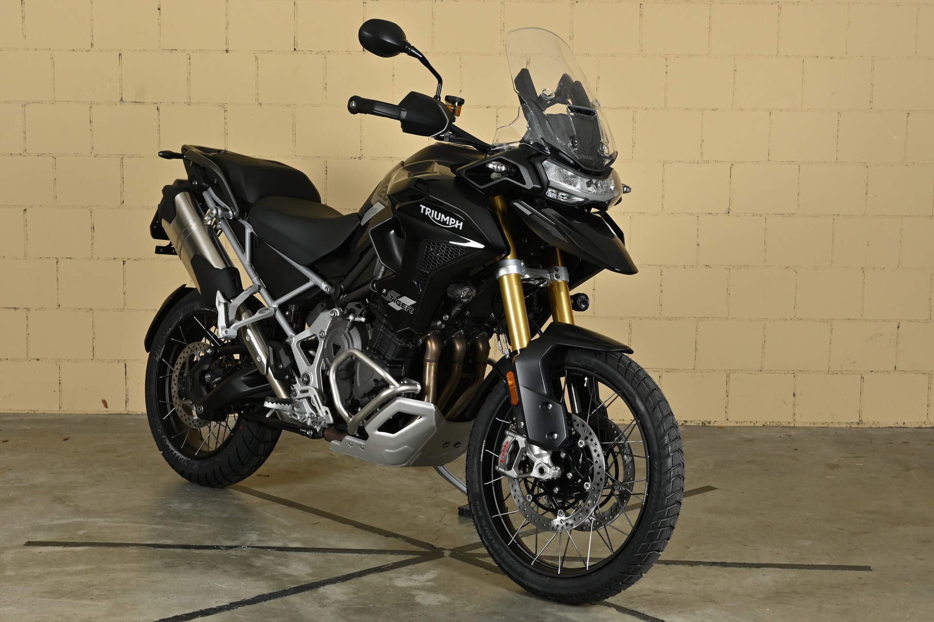 TRIUMPH Tiger 1200 Rally Pro-showroom-element-1