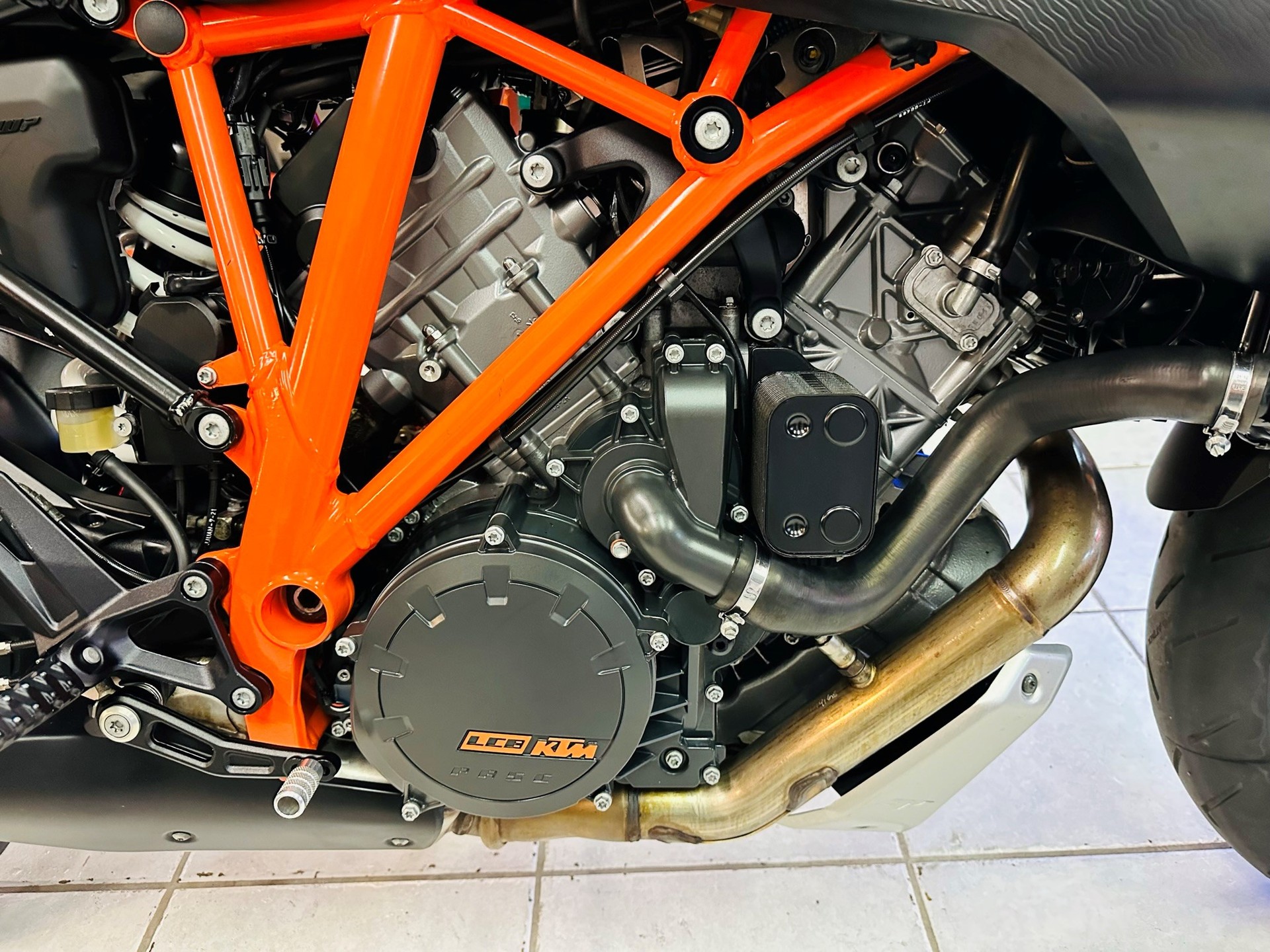KTM 1290 Super Duke GT-image-15