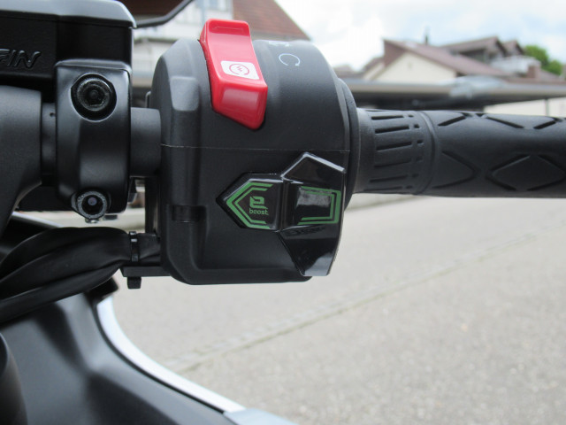 KAWASAKI Ninja 7 Hybrid-showroom-element-3