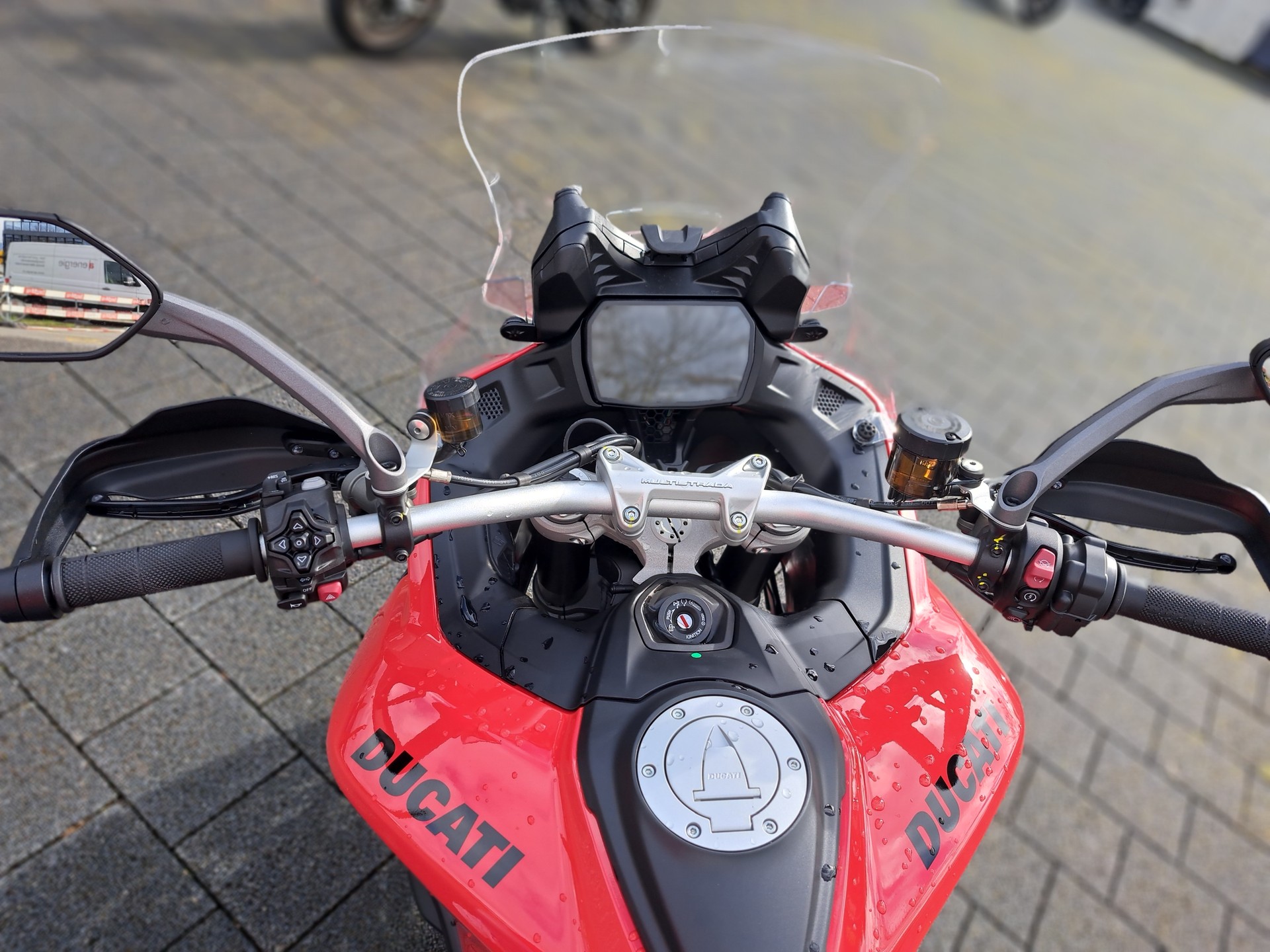 DUCATI Multistrada V2 S-image-4