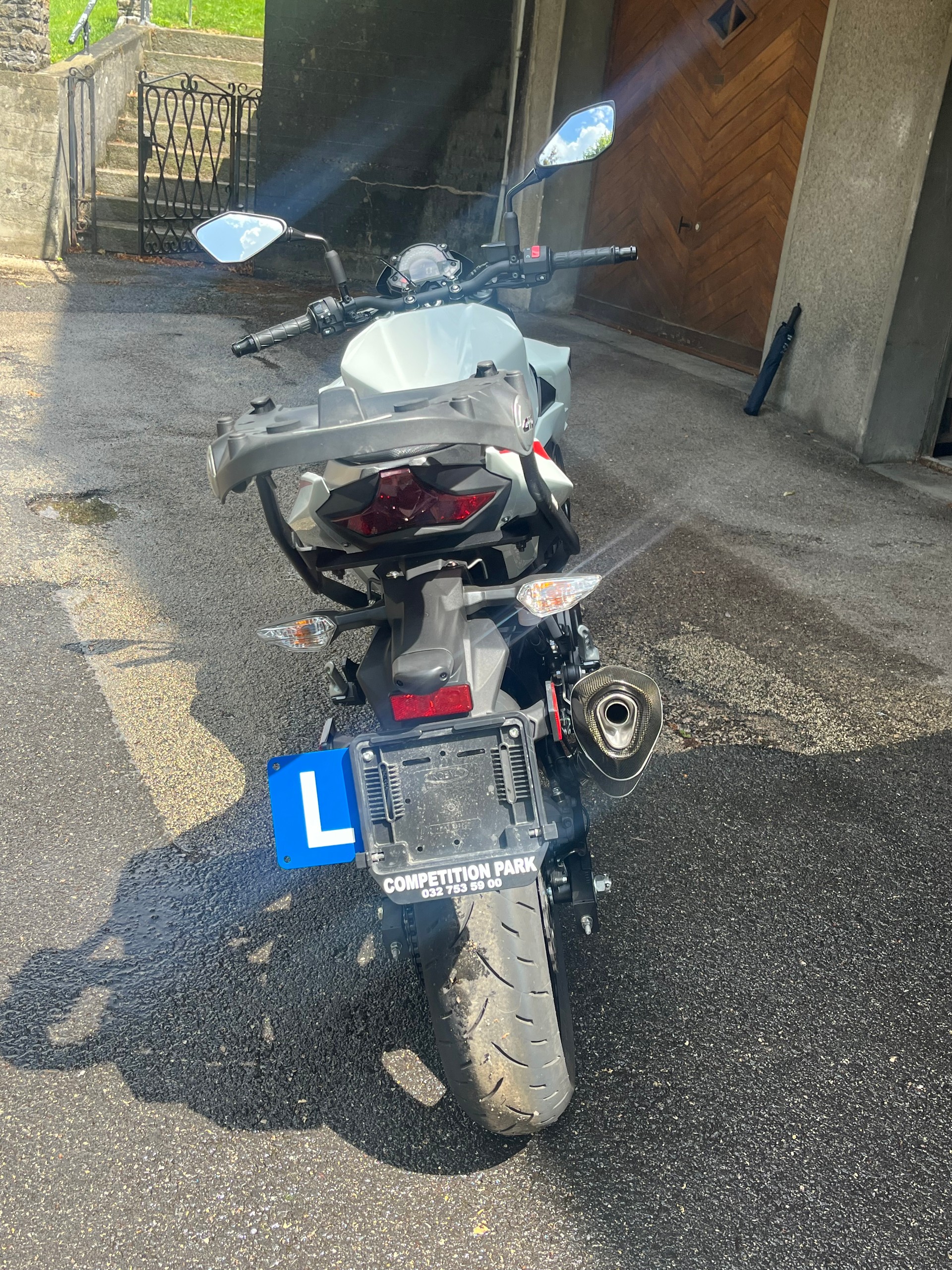 KAWASAKI Z 400-image-4
