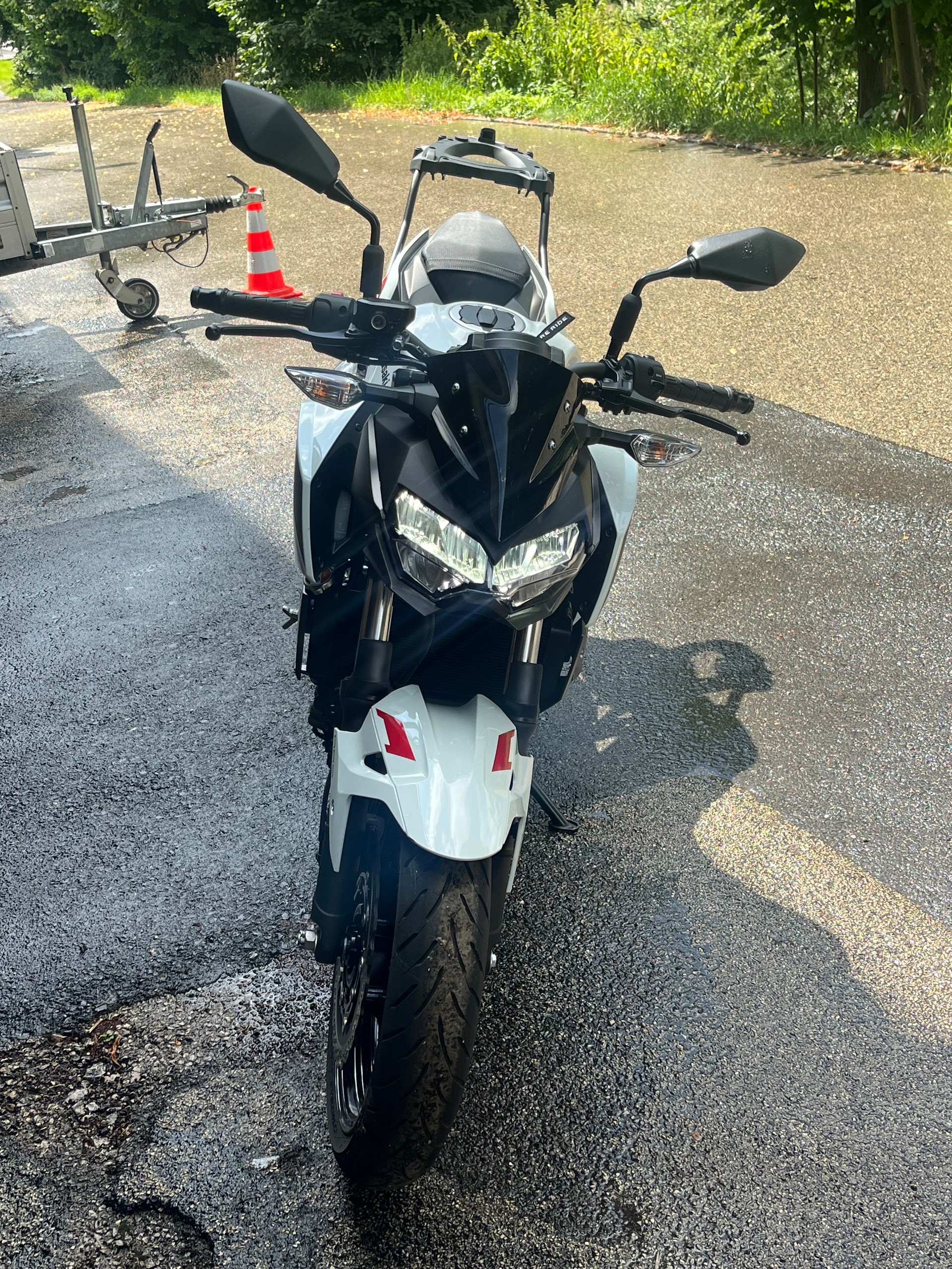 KAWASAKI Z 400-image-3