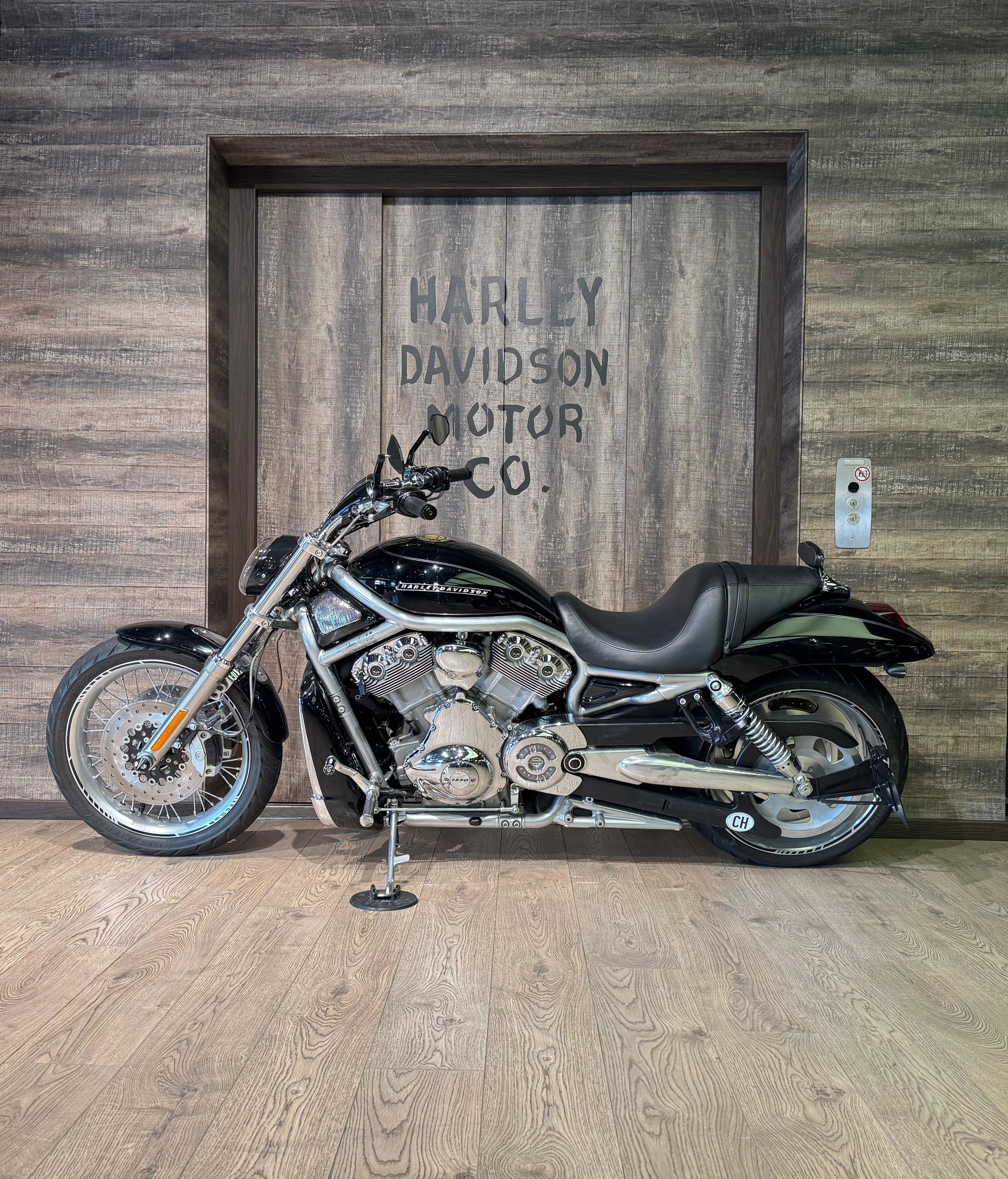 HARLEY-DAVIDSON VRSCAW V-Rod ABS-showroom-element-3